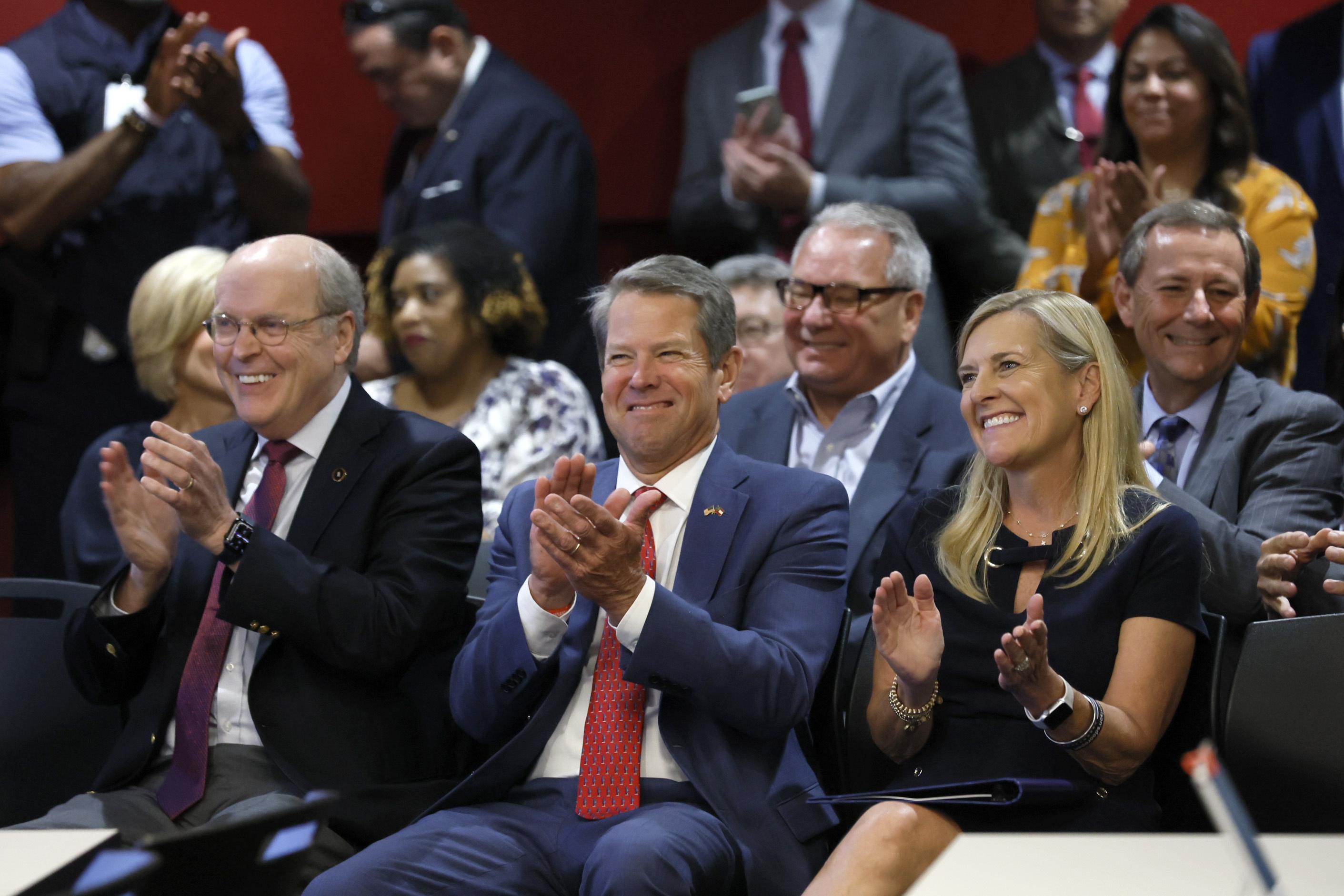 Georgia governor touts Bulldogs 4-peat for Atlanta in 2025