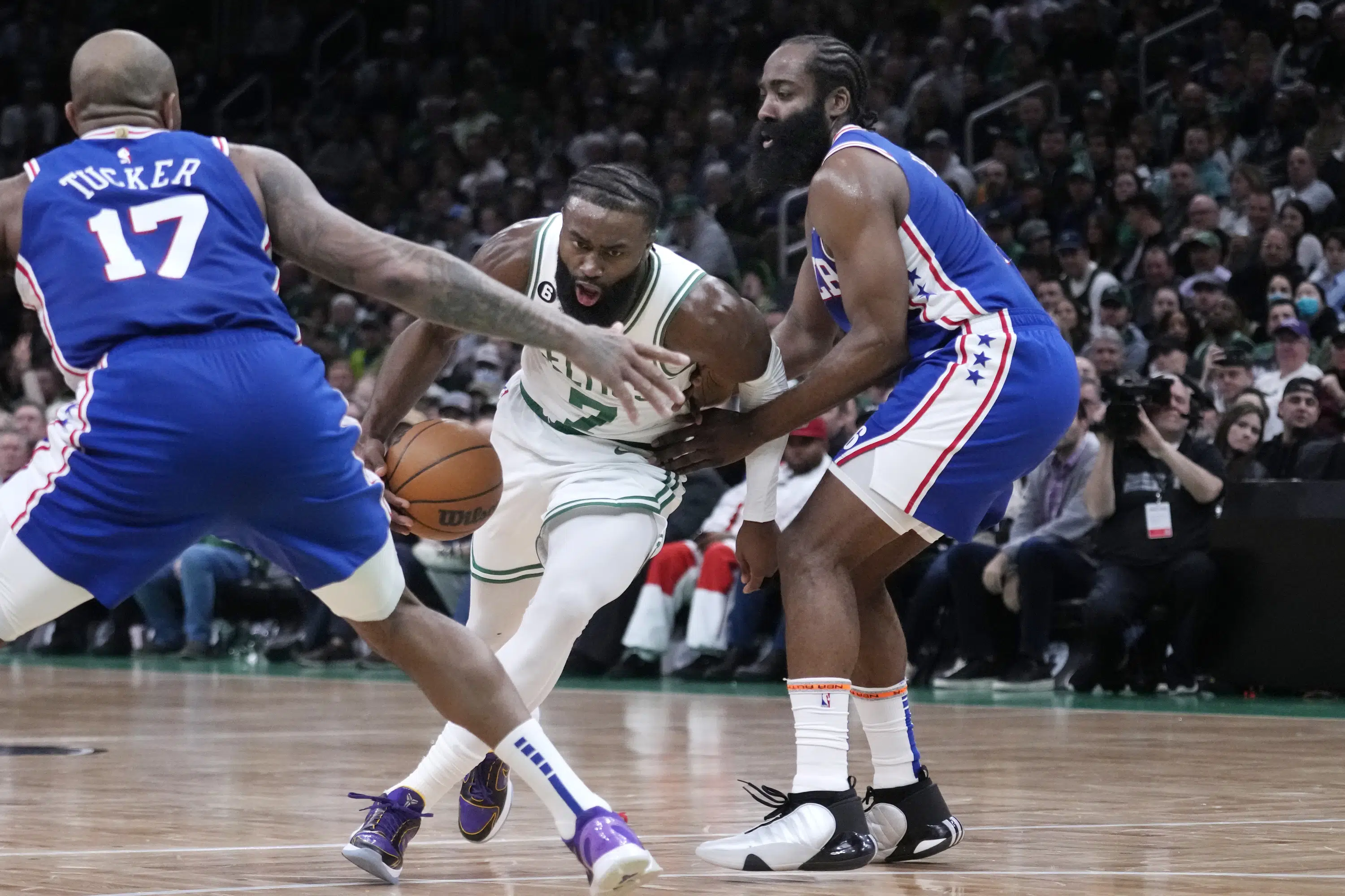 Brown des Celtics s’est fracturé le visage, indéfiniment