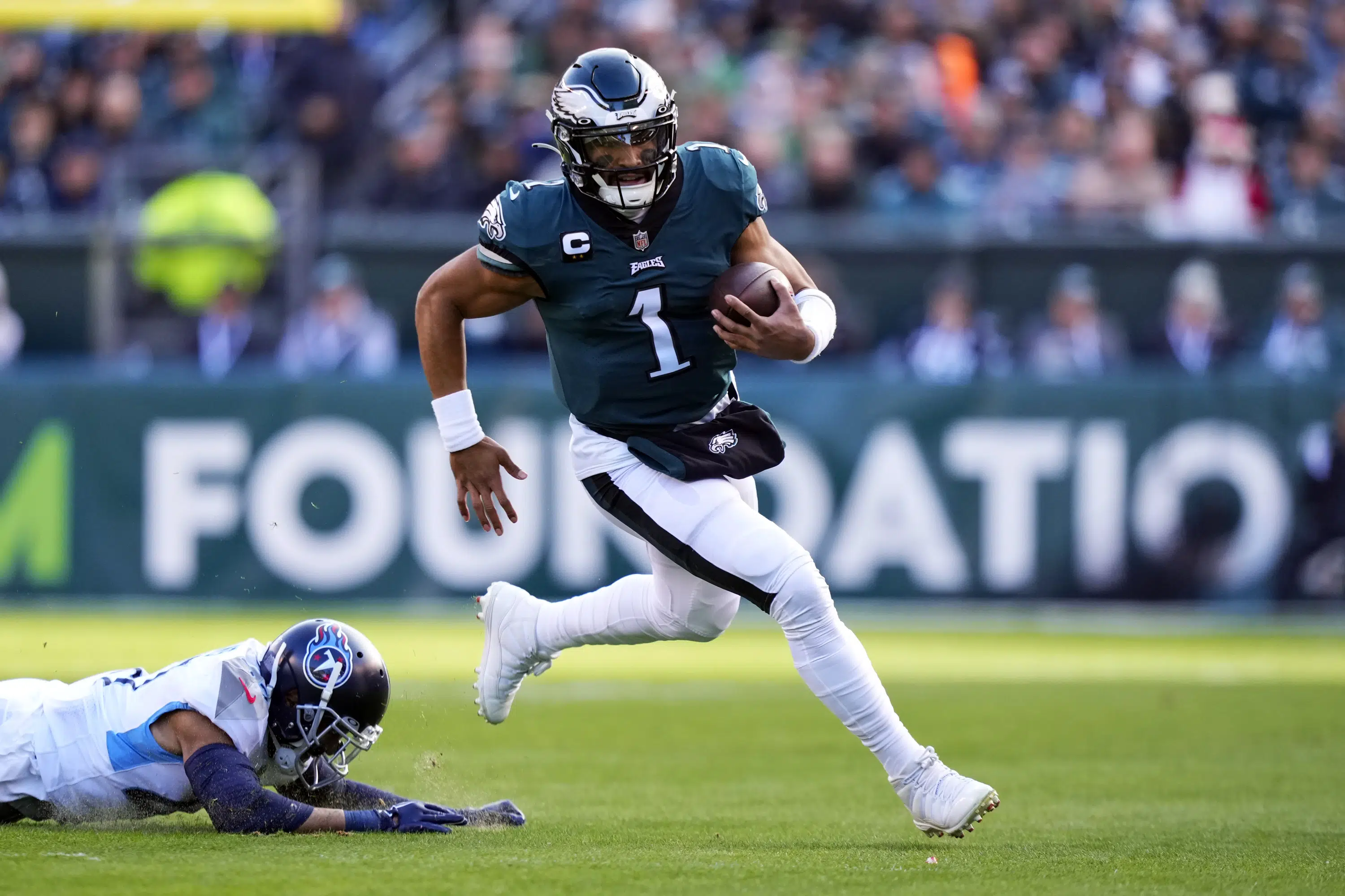 Jalen hurts: Eagles QB Hurts has 'chance' to play at Dallas | AP News