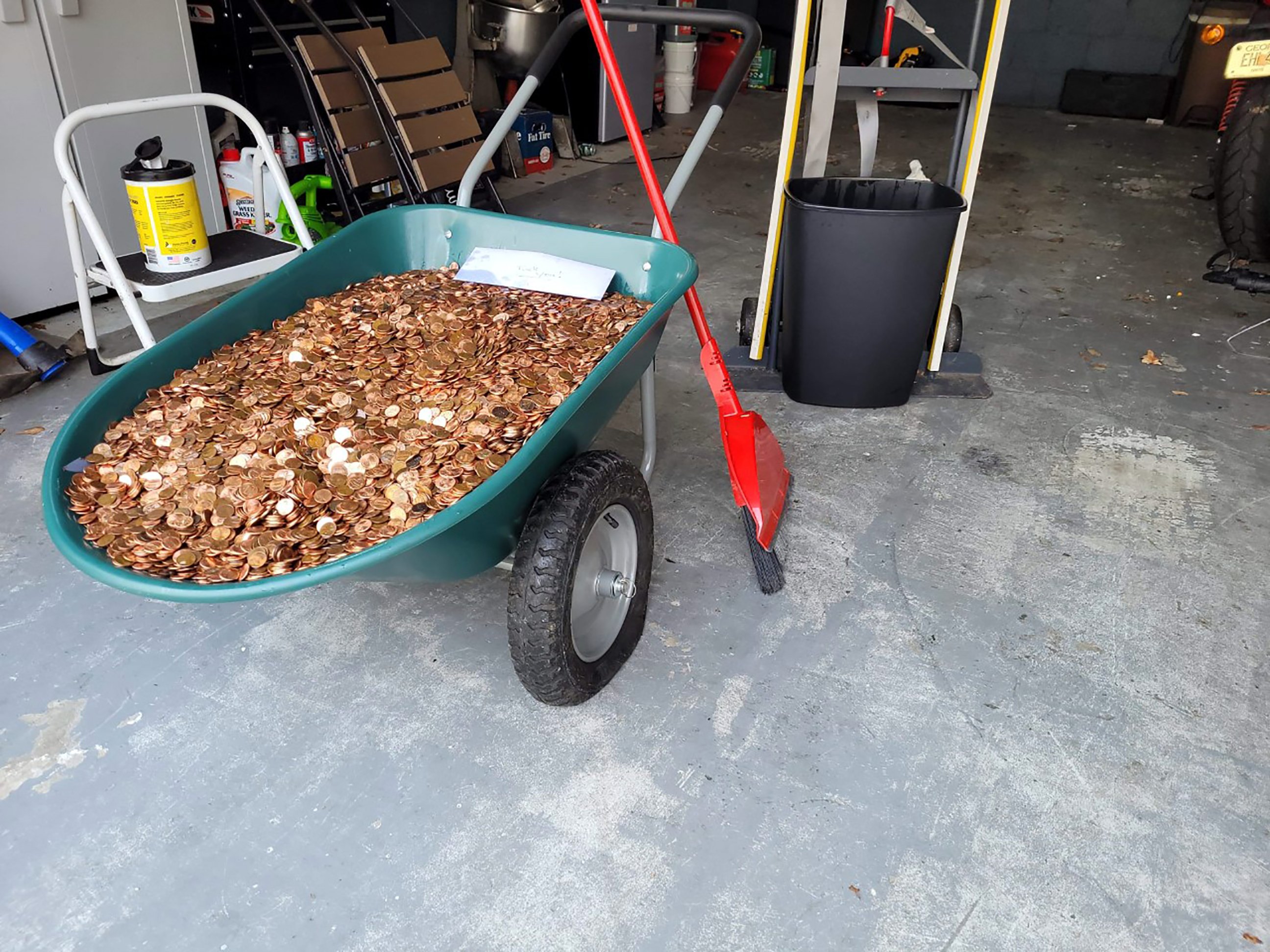 The man from Georgia receives the final salary in coins