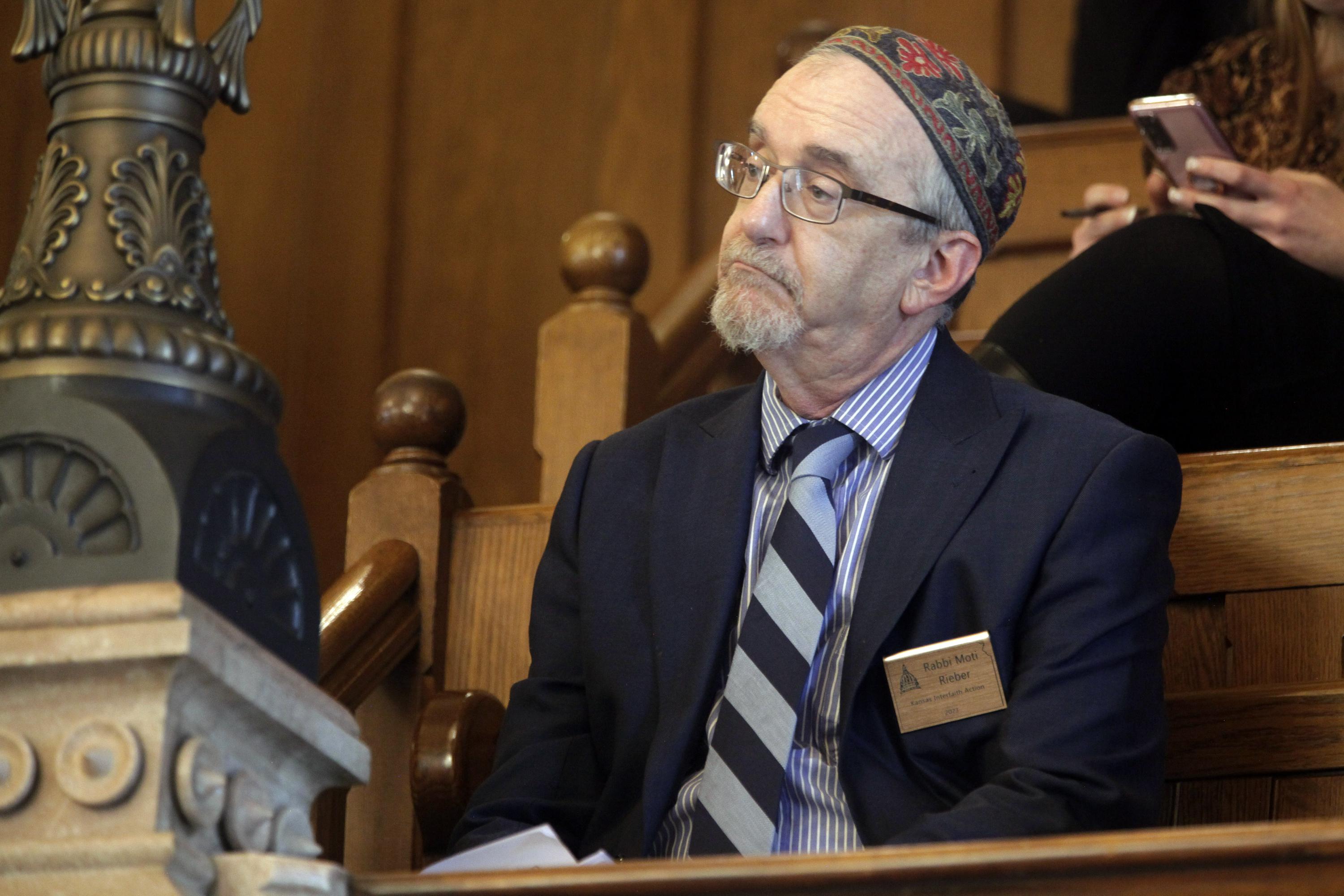 Kansas lawmakers advance bills pushing back on trans rights | AP News