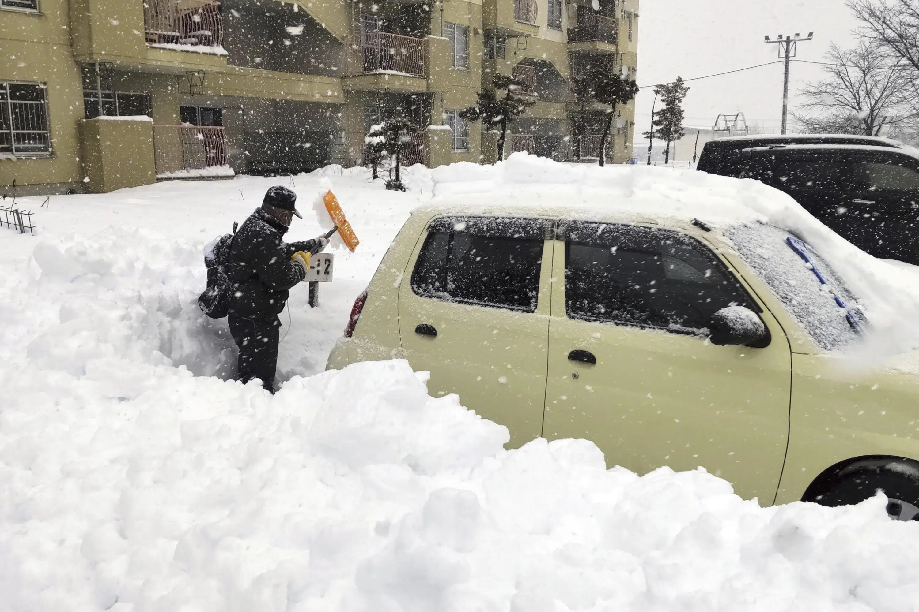 De fortes chutes de neige au Japon font 17 morts et des dizaines de blessés