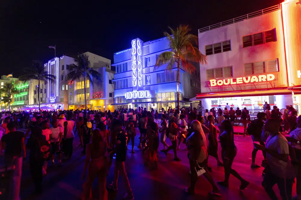 Miami Beach Struggles with Spring Break Violence, Big Crowds