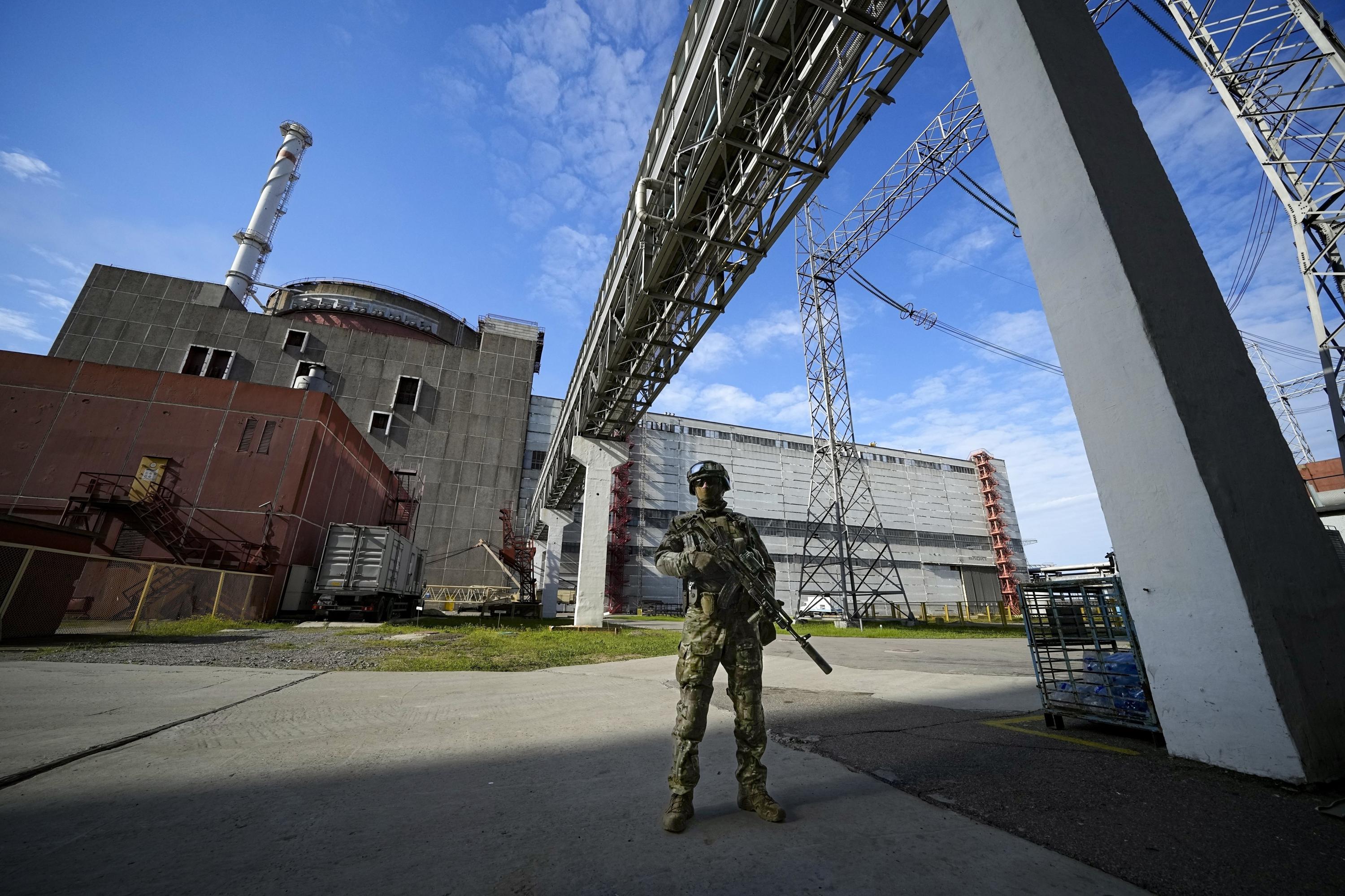 Ukraine's Zaporizhzhia nuclear plant loses external power - The Associated Press - en Español