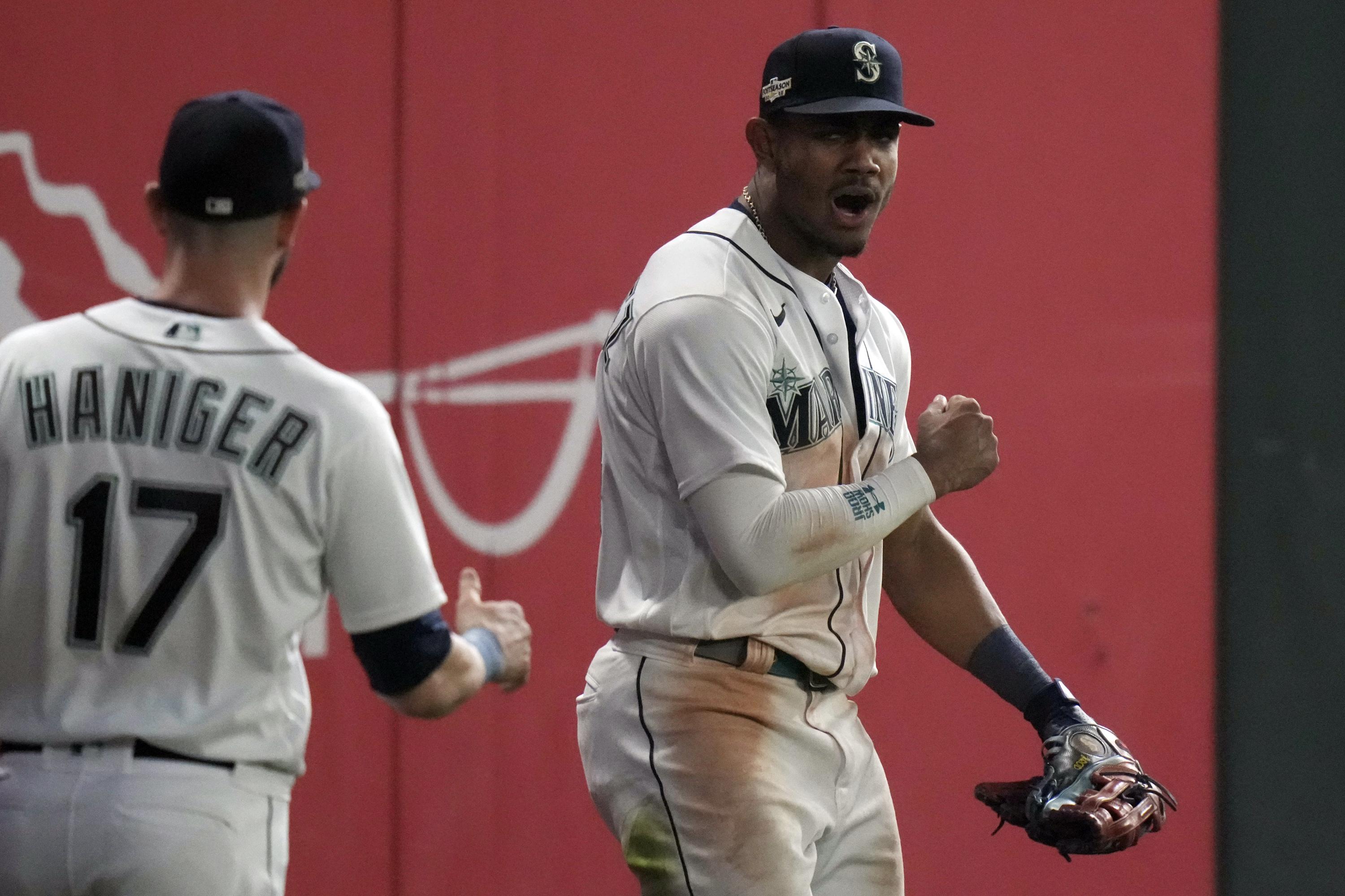 Seattle’s Rodríguez, Atlanta’s Harris voted top rookies