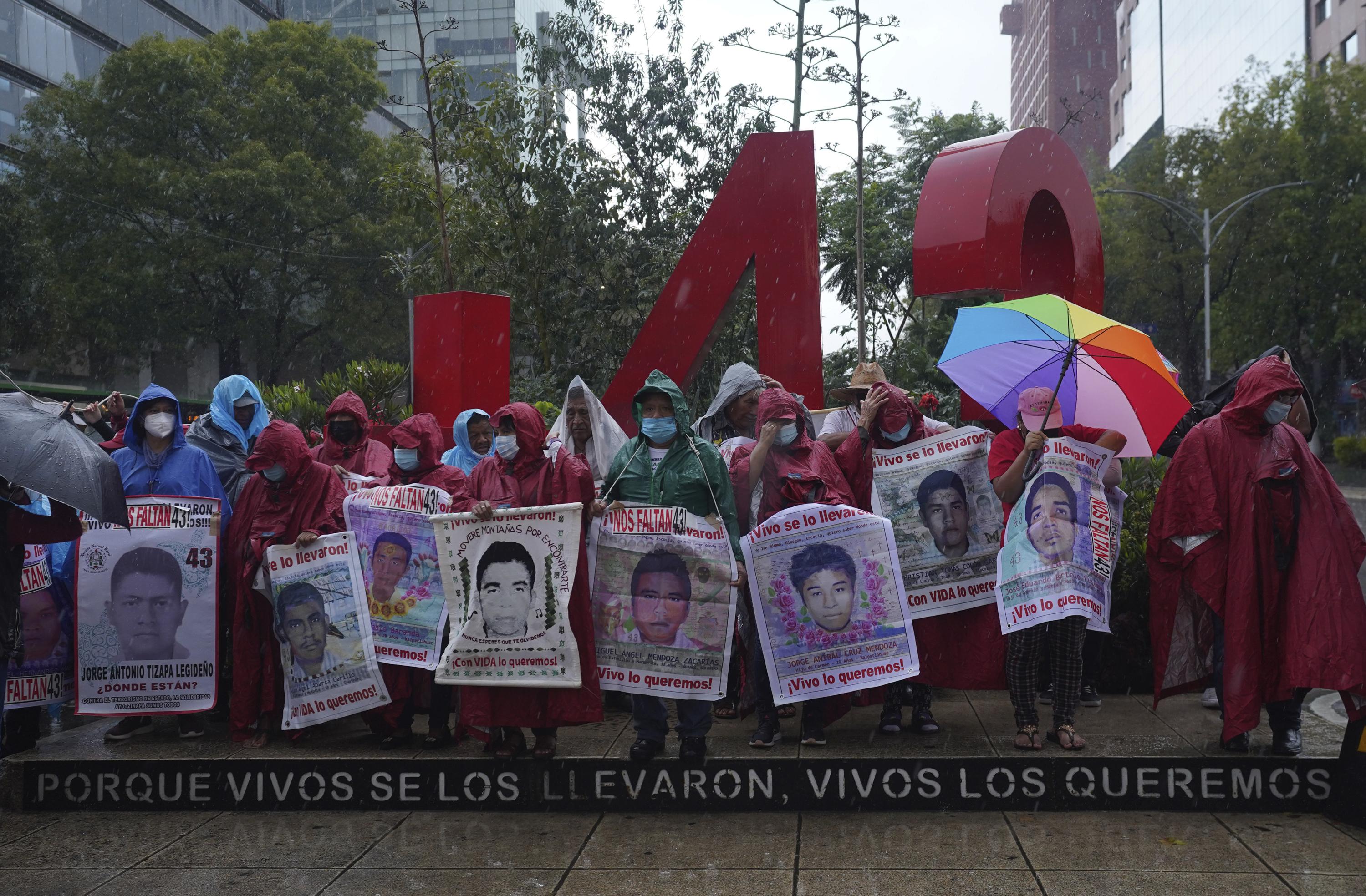 Oficiální: 6 ze 43 pohřešovaných mexických studentů bylo předáno armádě