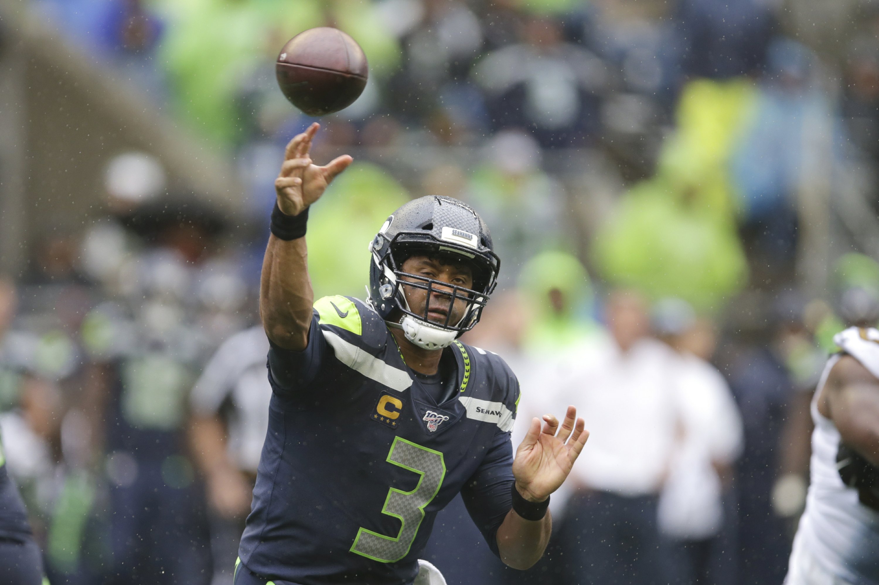 Seahawks' Wilson setting QB standard for Cardinals' Murray