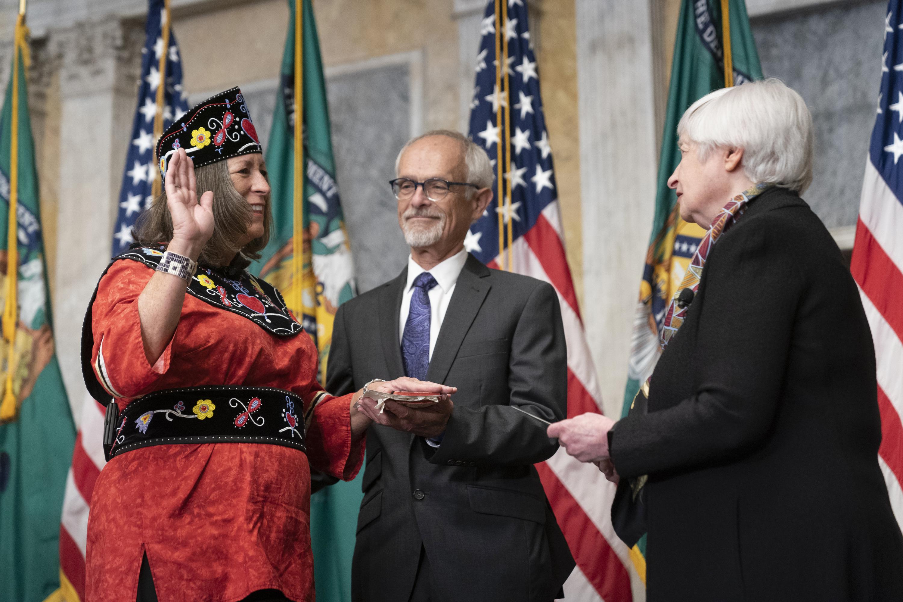 malerba-sworn-in-as-1st-native-american-in-us-treasurer-post-ap-news