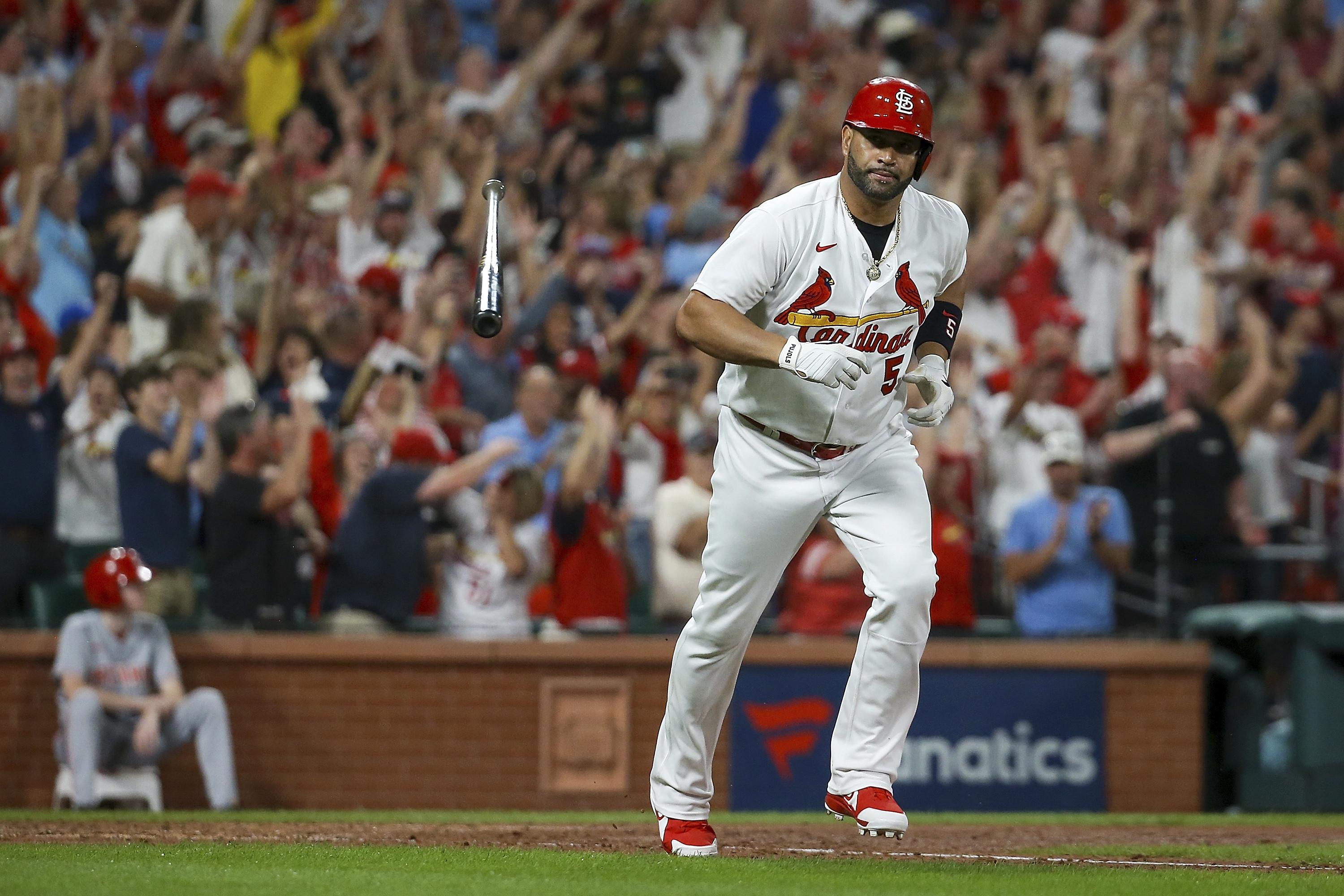 MLB: Yadi rejoining Cardinals would be writing on the wall for Marmol