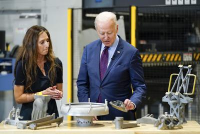 gøre ondt Konfrontere Reparation mulig Biden plugs manufacturing initiative at Ohio metal company | AP News