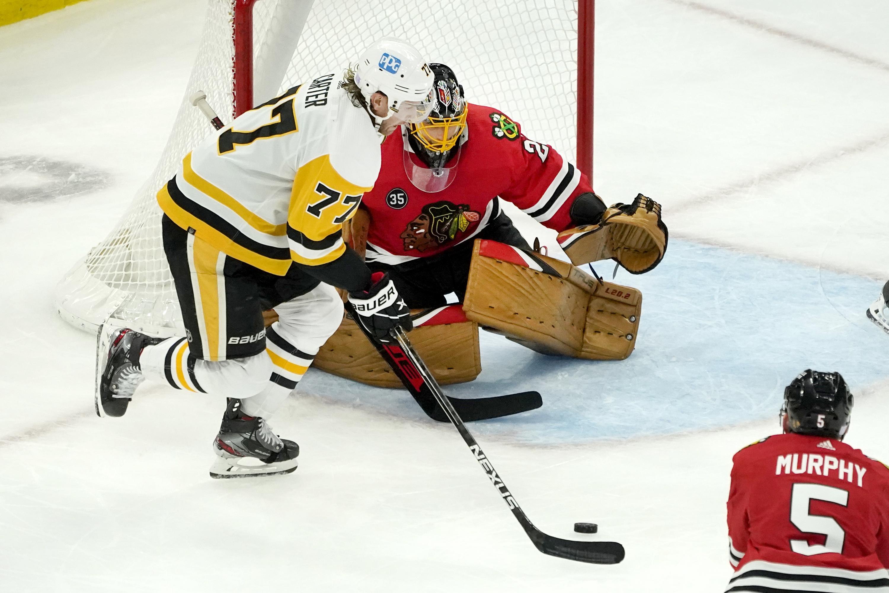 Blackhawks win Stanley Cup at home for first time in 77 years