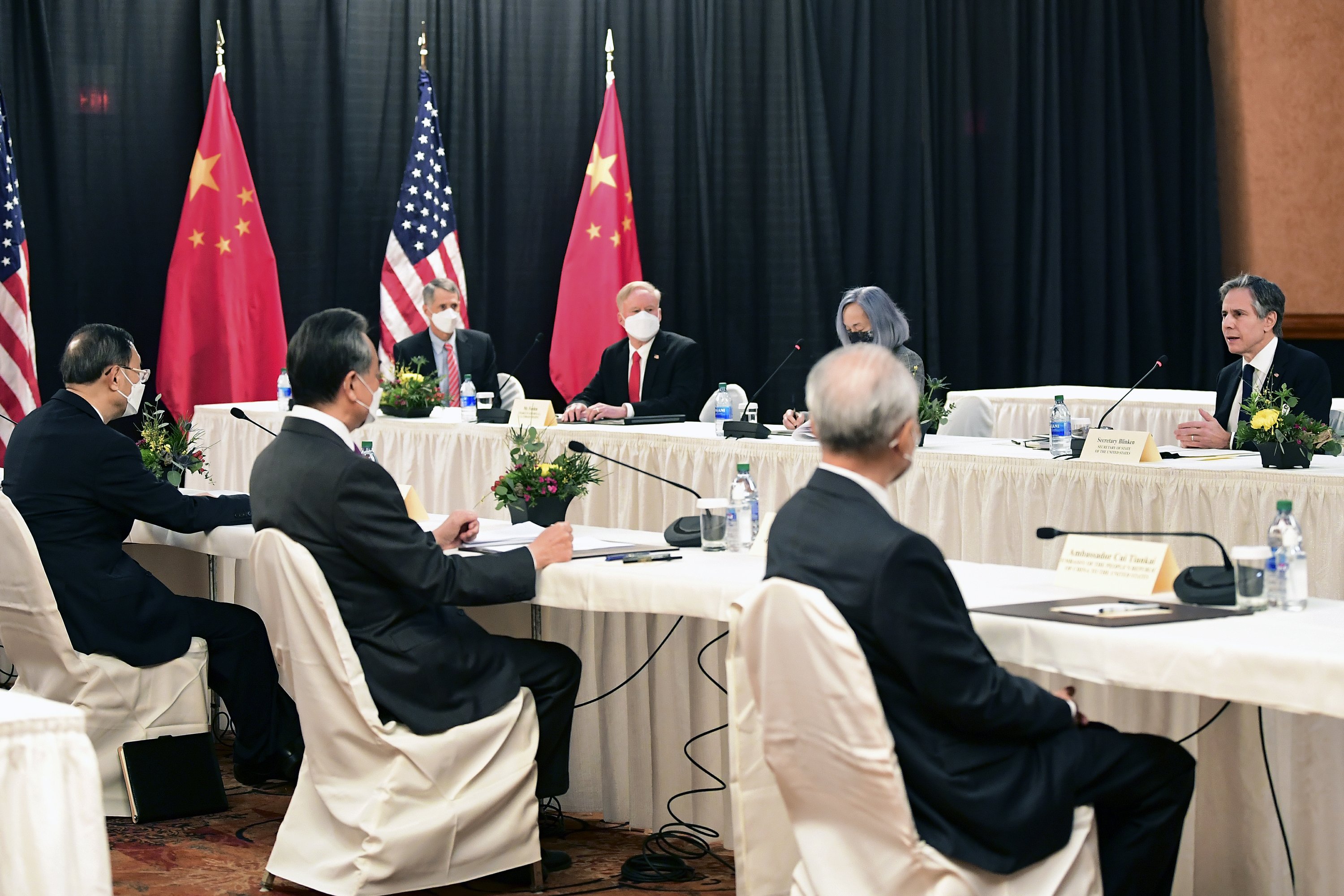 USA and China fight in first face-to-face meeting under Biden