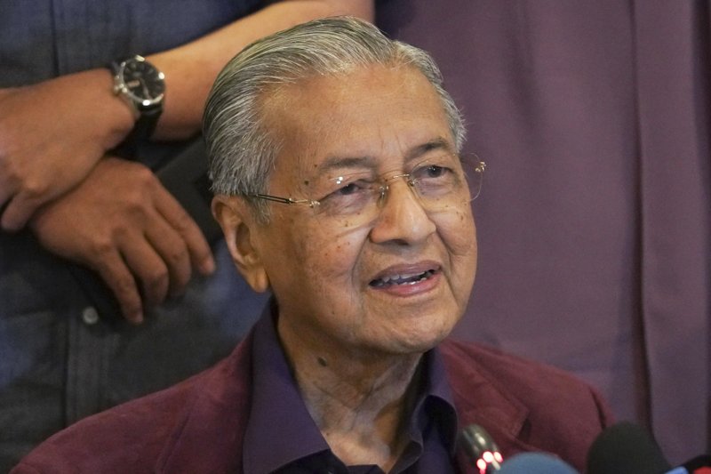 Malaysian King Accepts Mahathir S Resignation Amid Upheaval