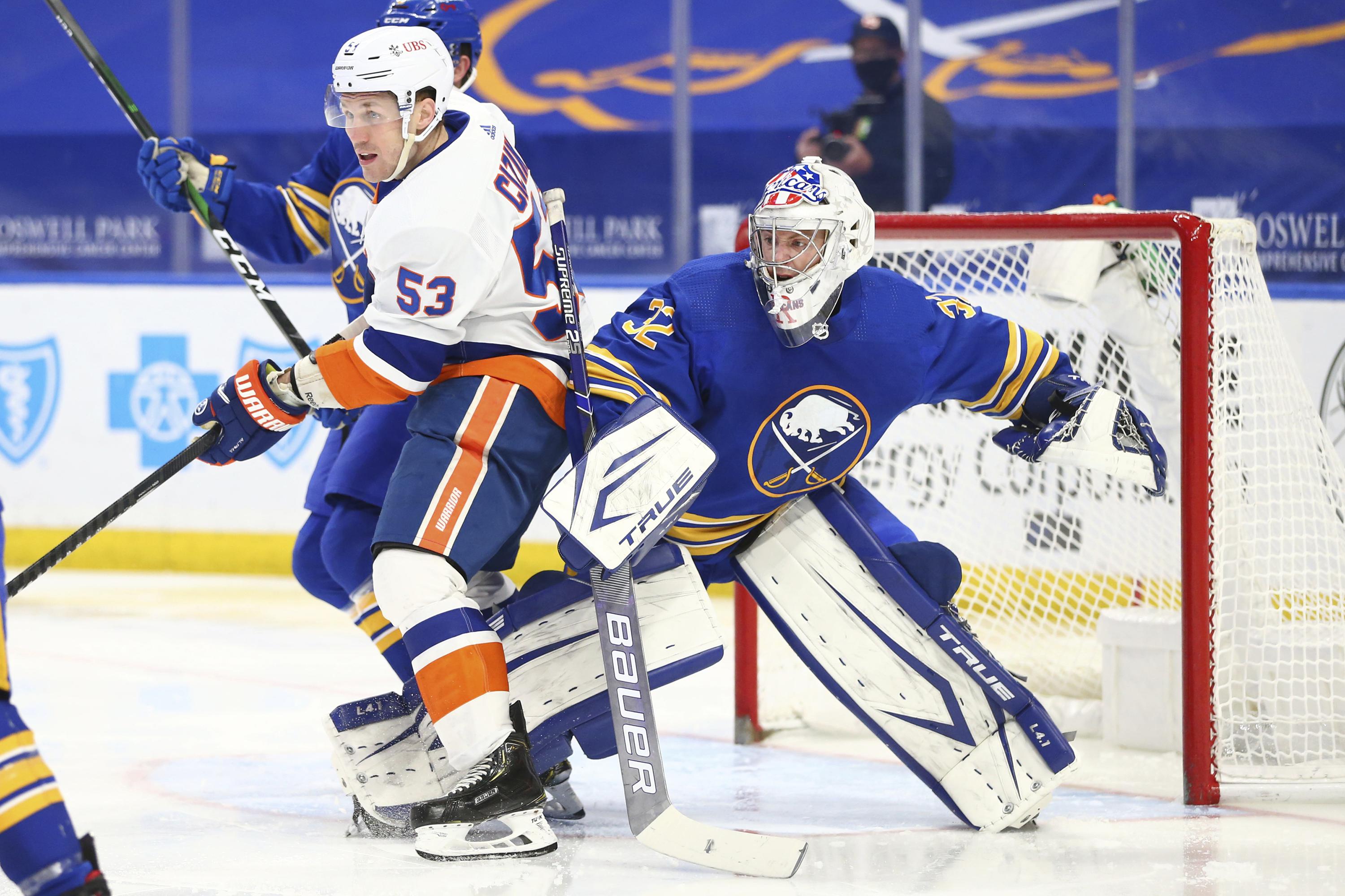 Houser Wins In Nhl Debut As Sabres Rallly Past Islanders 4 2 Usa News Lab