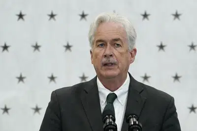 El director de la Agencia Central de Inteligencia, William Burns, en las oficinas de la CIA, el 8 de julio de 2022, en Langley, Virginia. (AP Foto/Susan Walsh, Archivo)