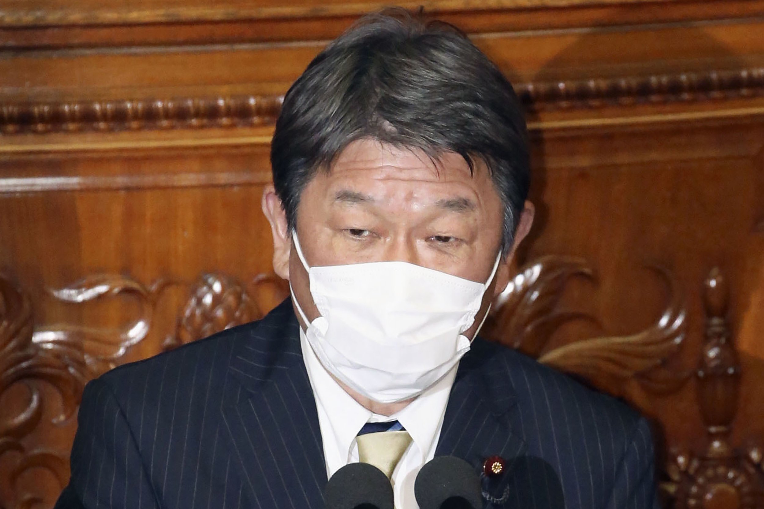 Japan urges South Korea to abandon wartime compensation demands