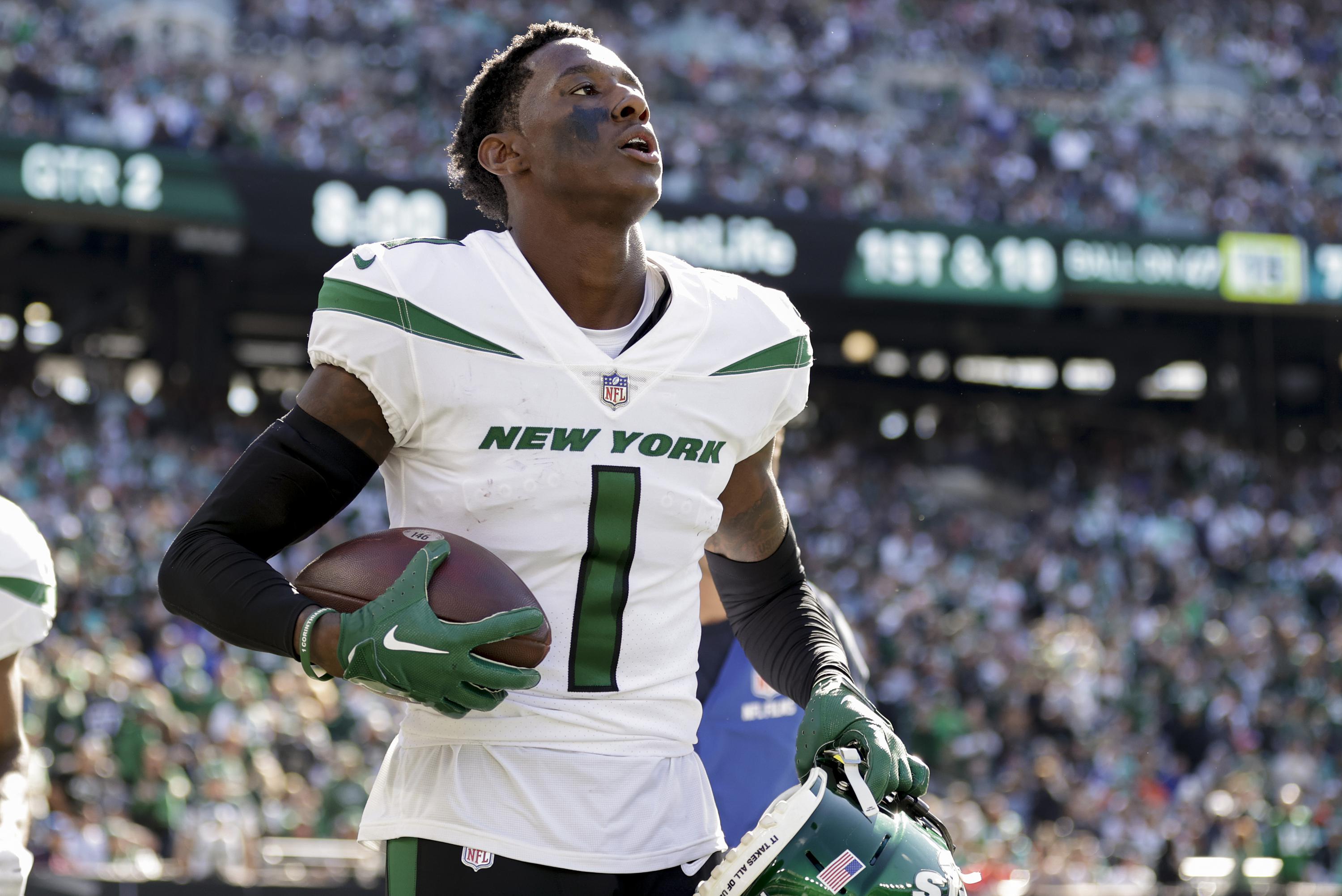 Adrian Amos of the New York Jets defends in coverage against the News  Photo - Getty Images