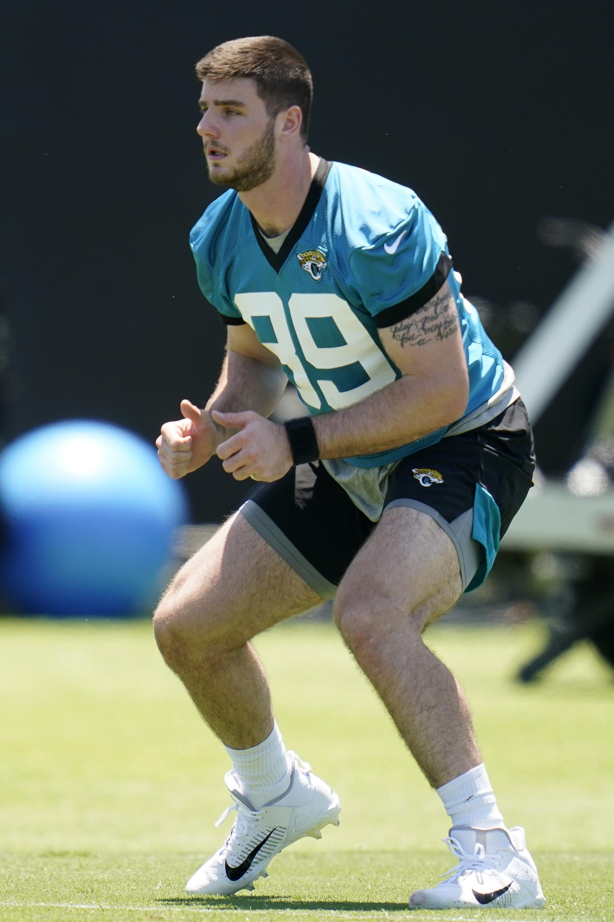 Jaguars TE Farrell, a 5thround pick, signs rookie contract AP News