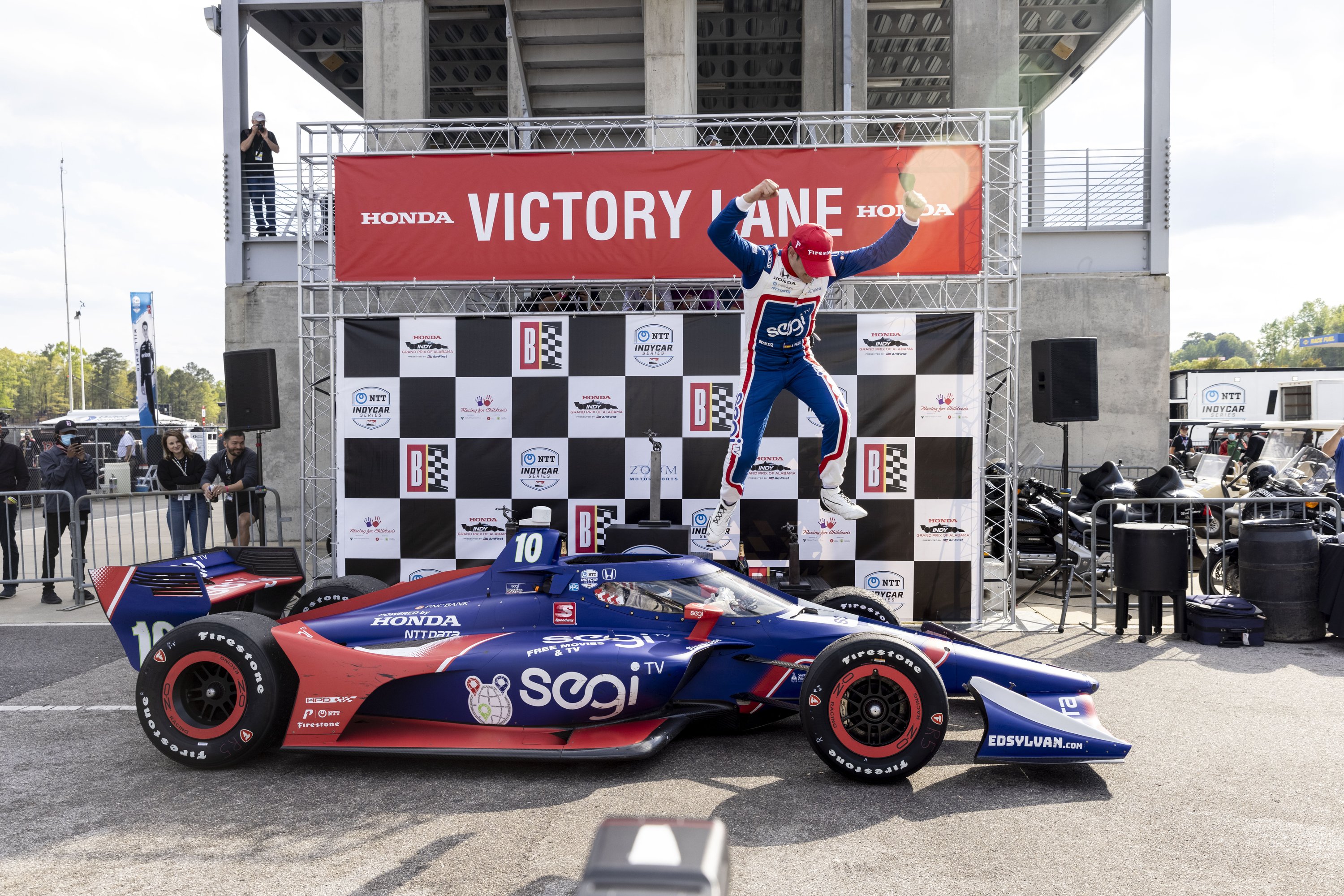 Alex Palou scores 1st career IndyCar win in Ganassi debut | AP News