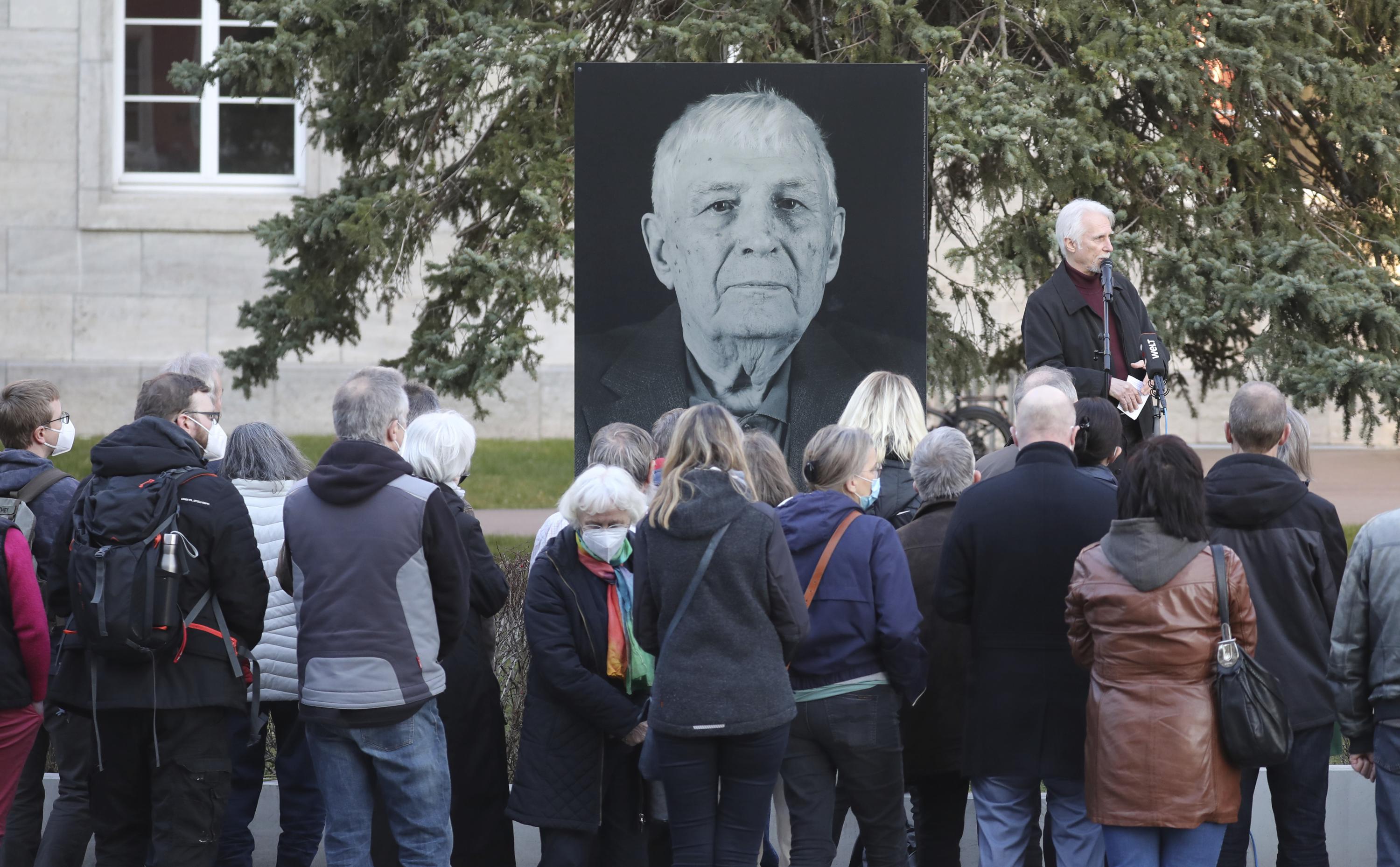 Deutschland ehrt 96-jährigen Mann, der aus Nazi-Lagern geflohen und in der Ukraine getötet wurde