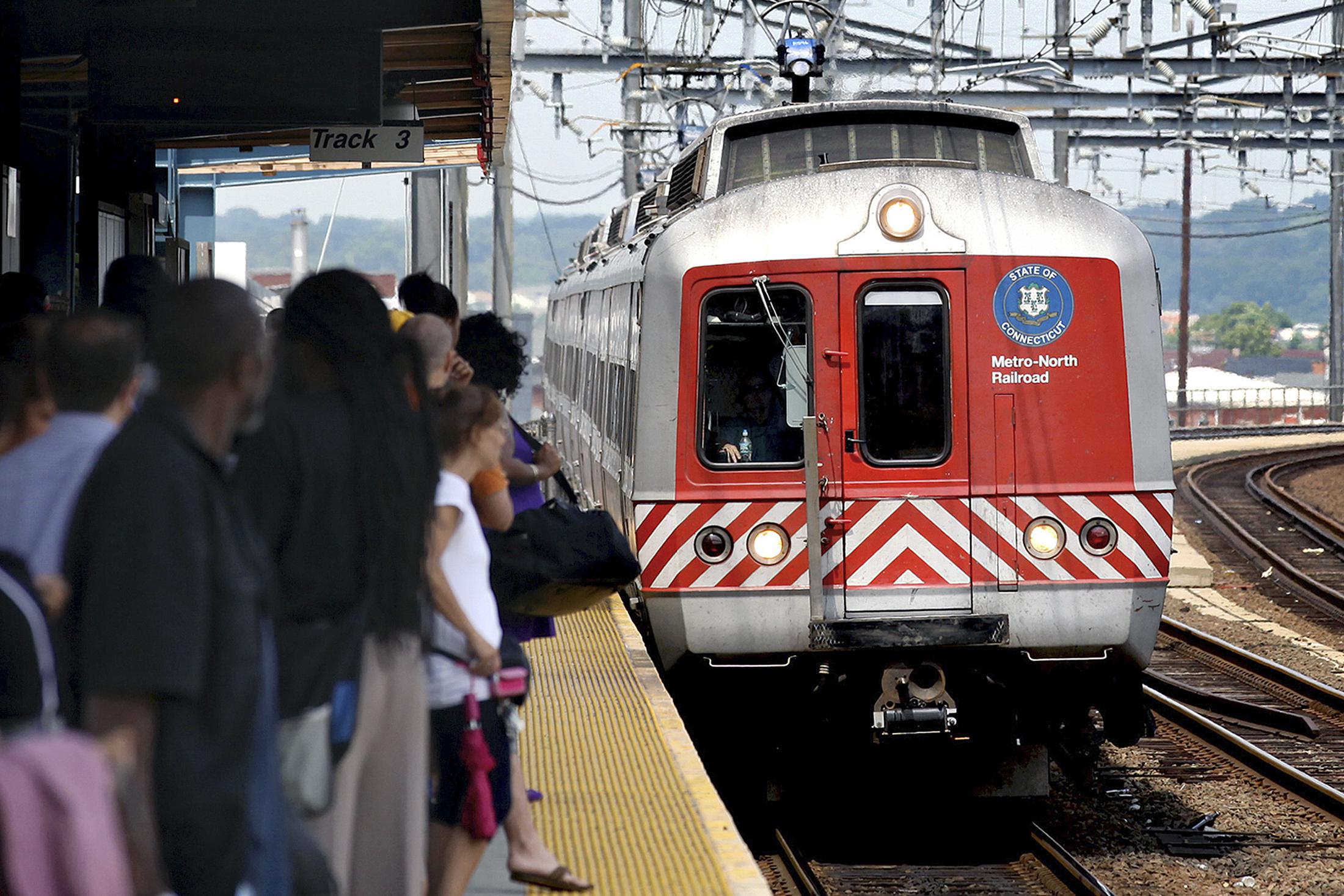 Connecticut boosts MetroNorth service as ridership improves AP News