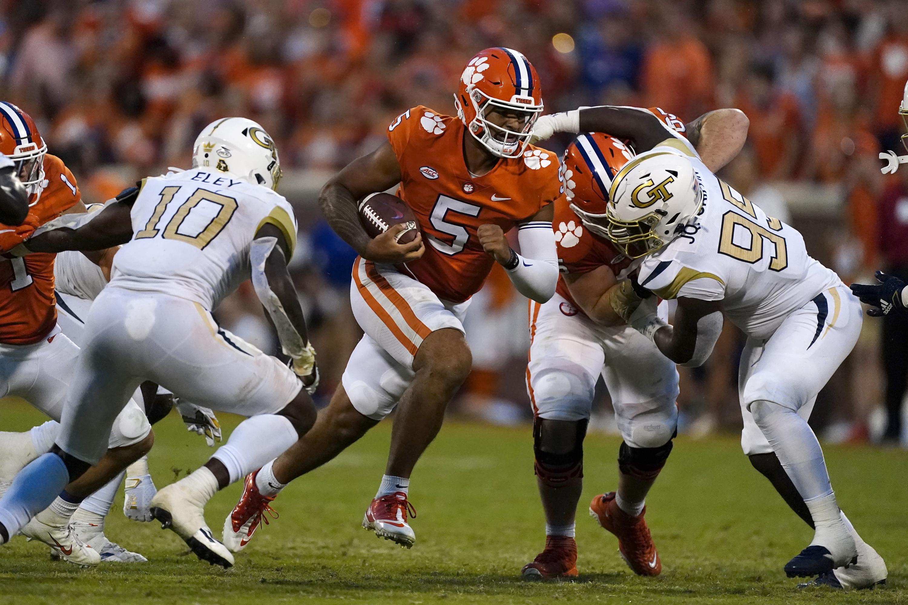 No. 9 Clemson's offensive attack struggles to find end zone AP News