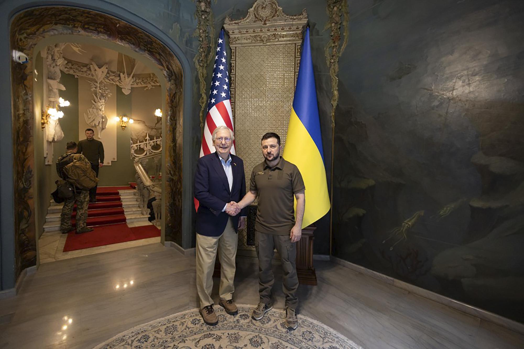 Sen. Mitch McConnell, Ukraine ambassador visit UofL