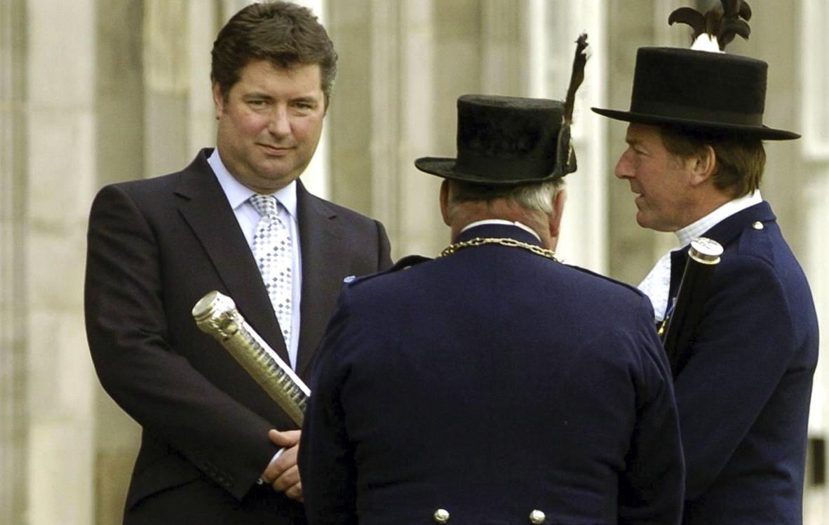 Prince Charles’ former aide leaves the role of charity amid claims of honor