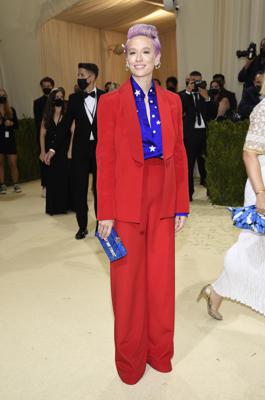 La jugadora de fútbol Megan Rapinoe asiste a una gala de beneficencia en el Museo Metropolitano de Arte el 13 de septiembre de 2021, en Nueva York. (Foto de Evan Agostini/Invision/AP)