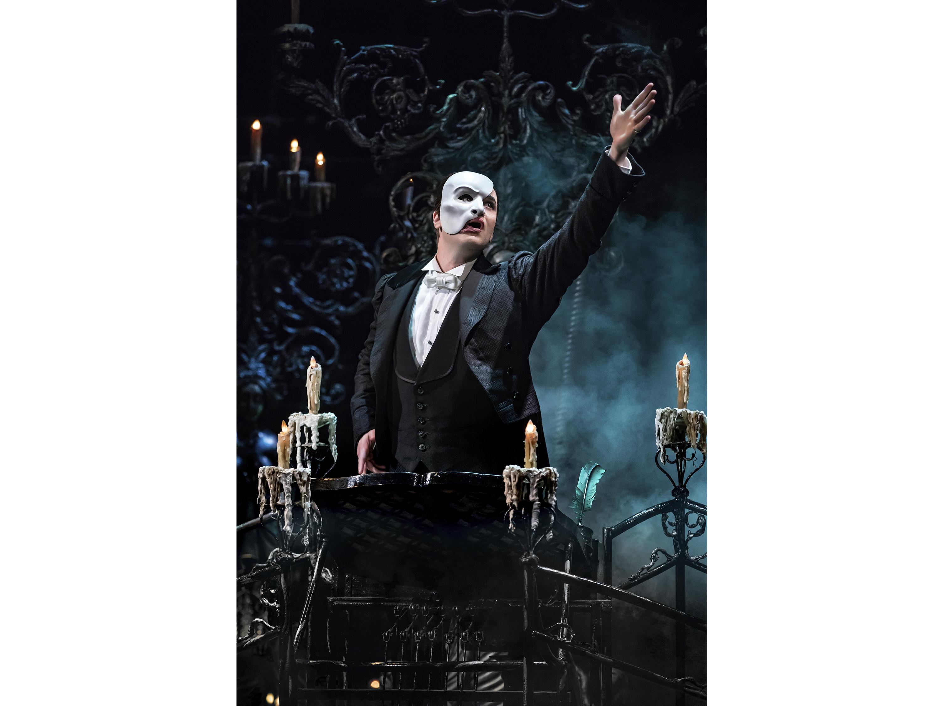 ‘The Phantom of the Opera’ extends its long Broadway goodbye TrendRadars