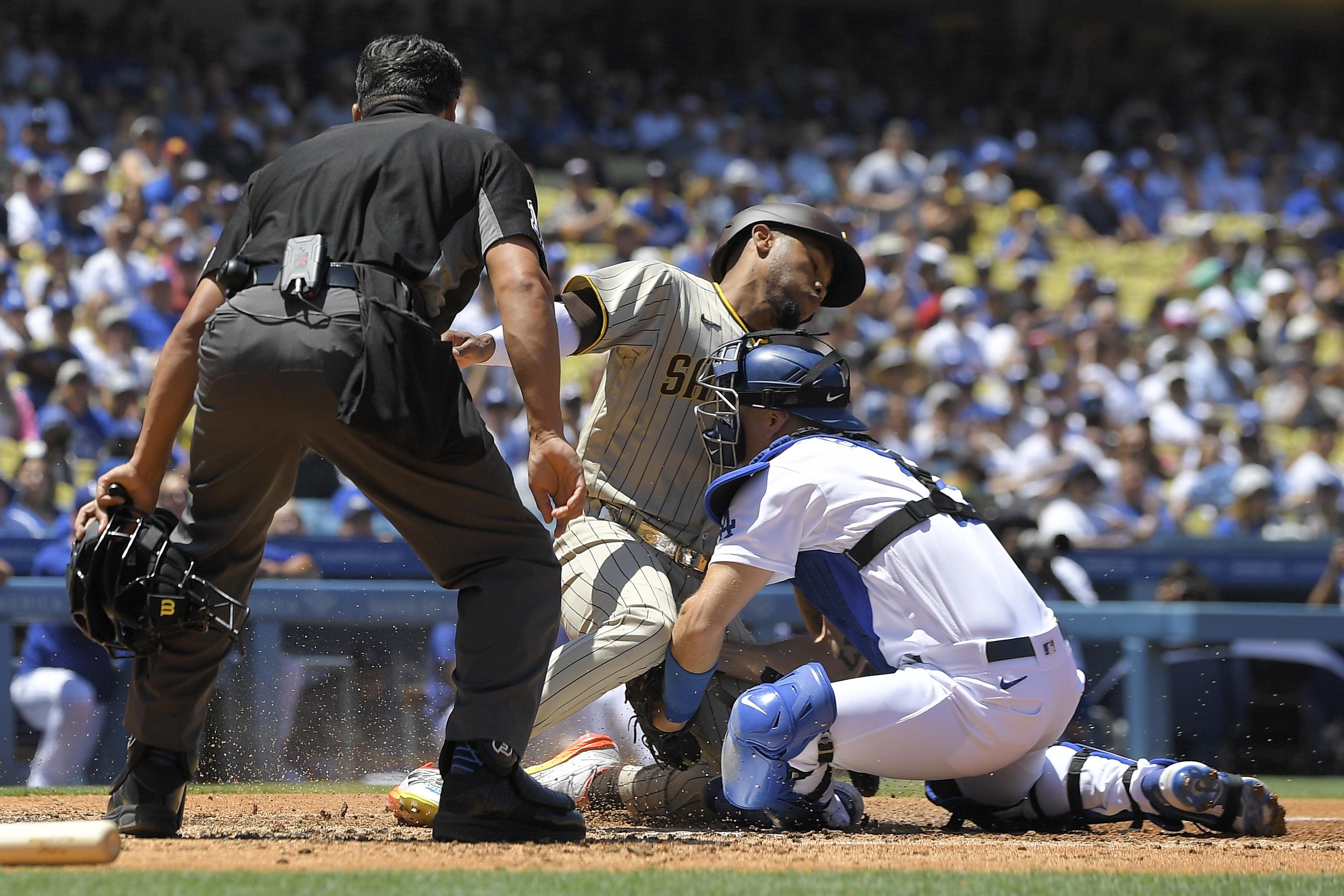 Dodgers catcher Barnes gets 7M, 2year deal through '24 AP News