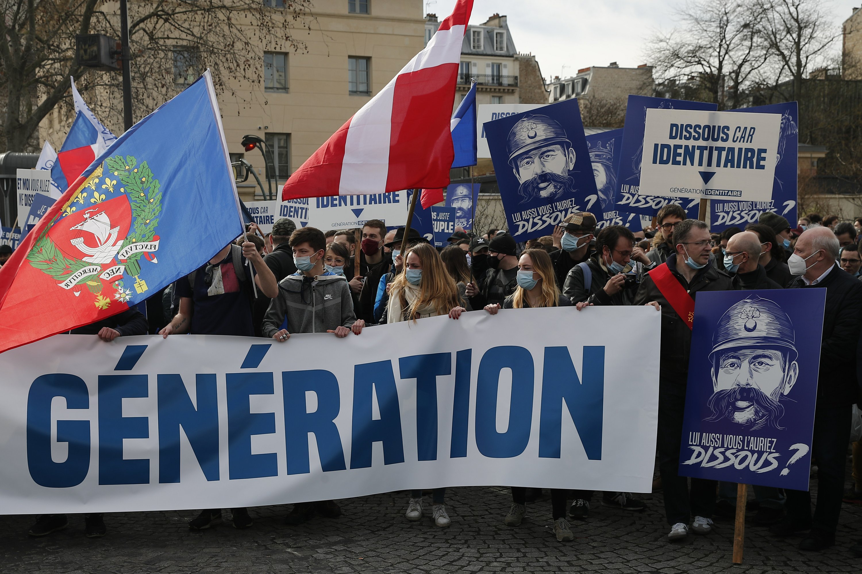 tegnebog træner overgive French government dissolves anti-migrant identity group | AP News
