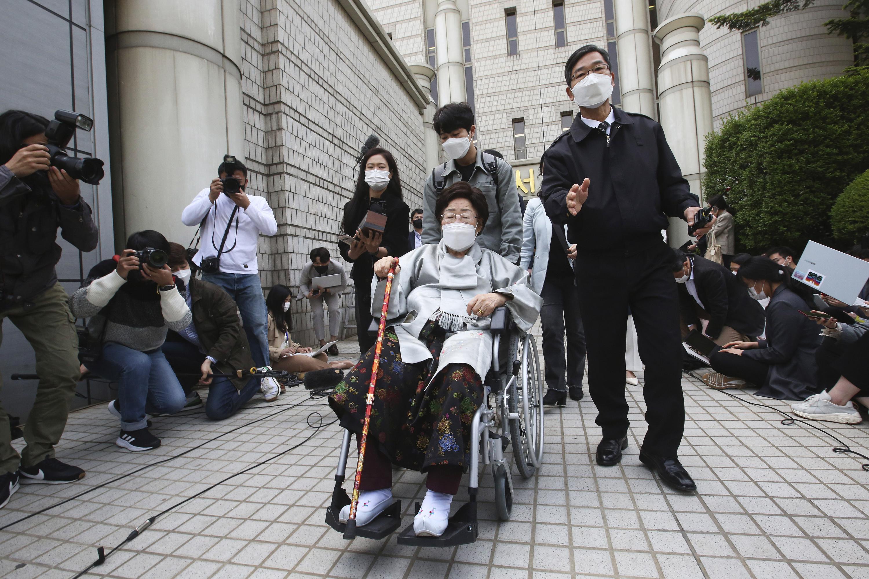Seoul court rejects sex slavery lawsuit against Tokyo