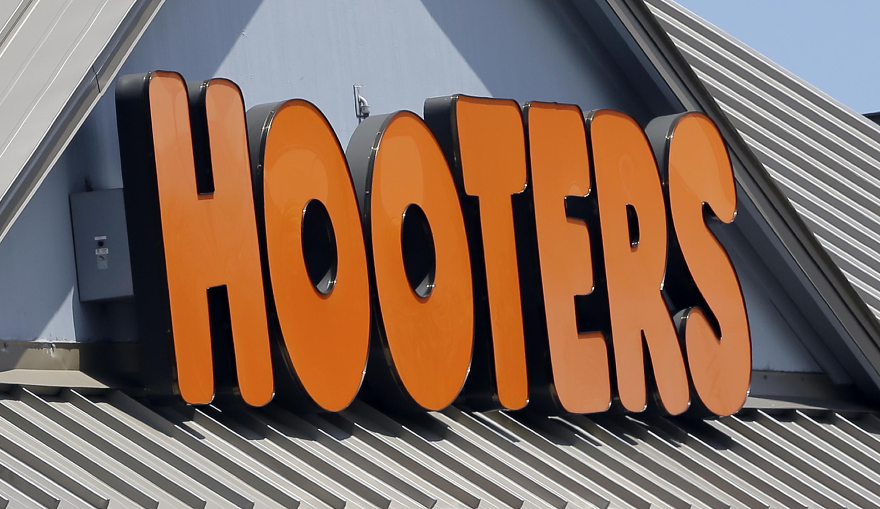 Hooters expanding family-friendly restaurant 'Hoots' without