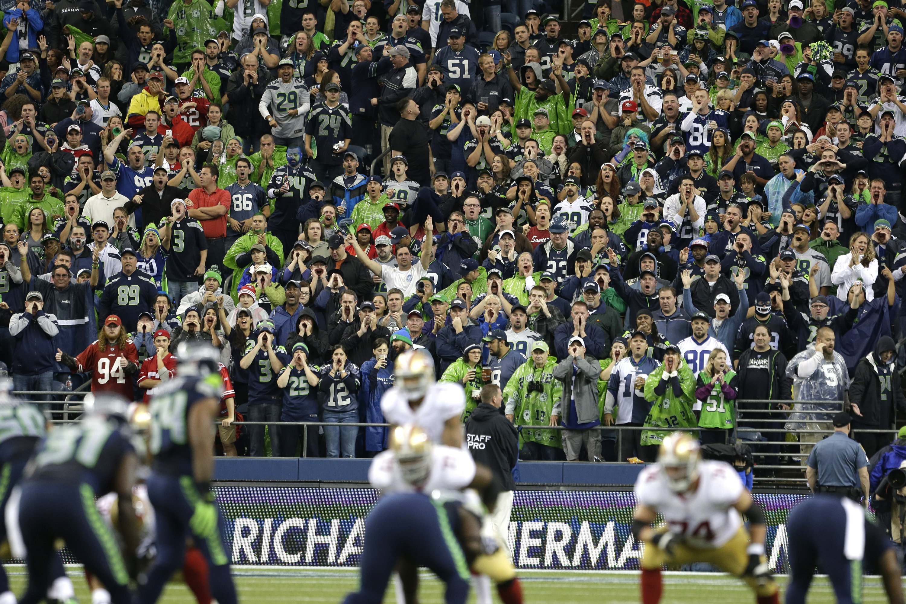 silent-in-seattle-noisy-seahawks-fans-absent-for-opener