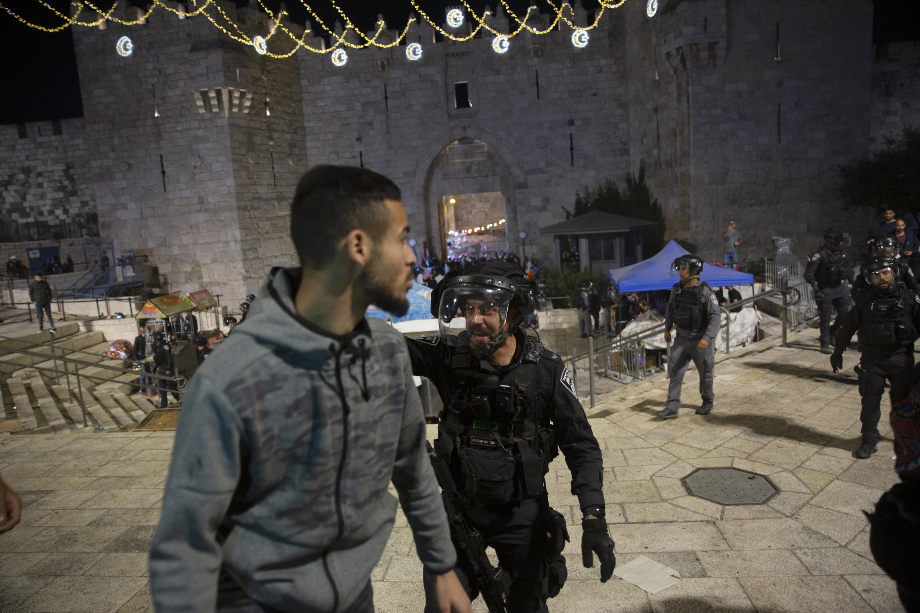 Palestinians Israel Police Clash At Al Aqsa Mosque 53 Hurt Ap News