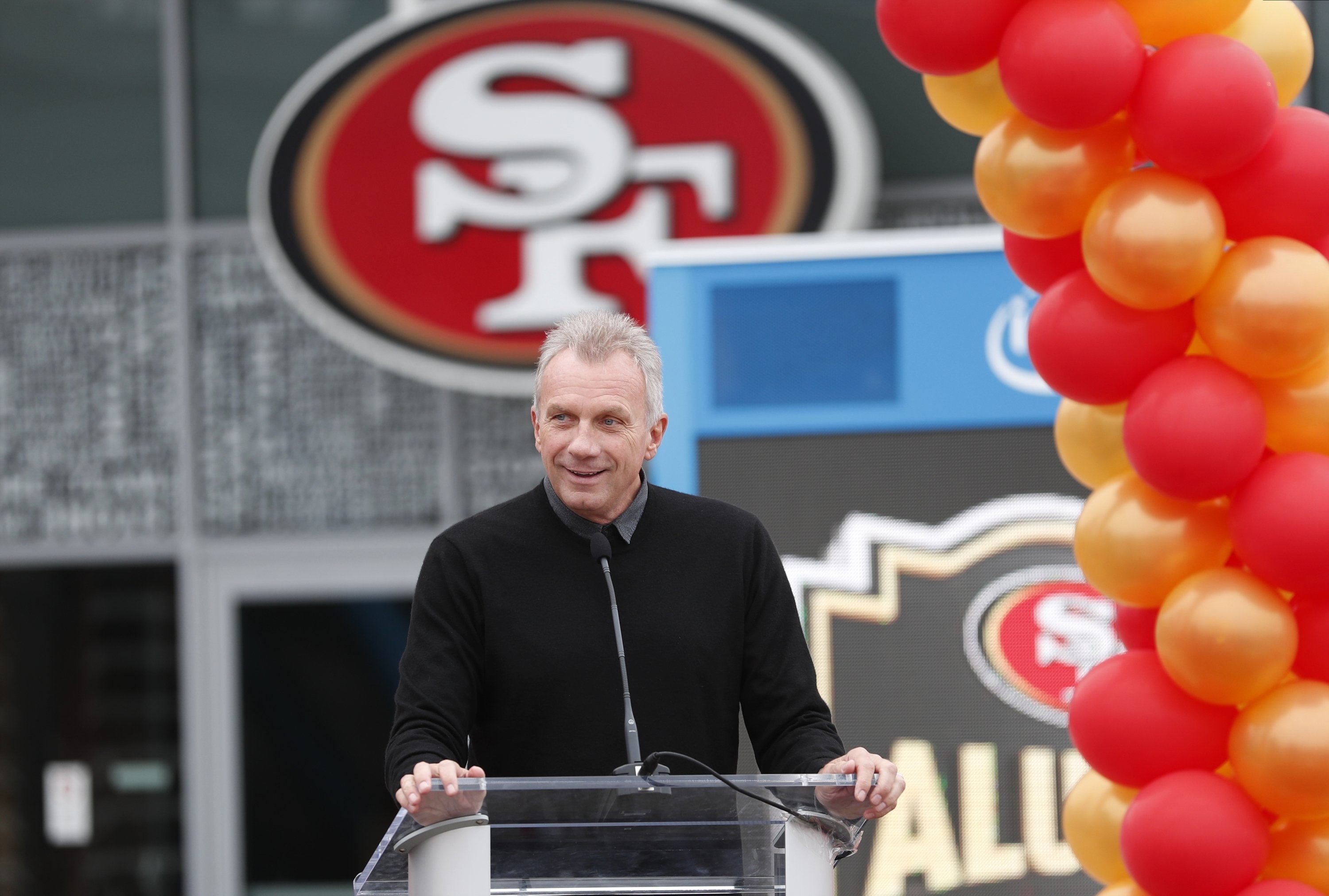 Joe Montana, wife block attempted kidnapping of grandchild | AP News