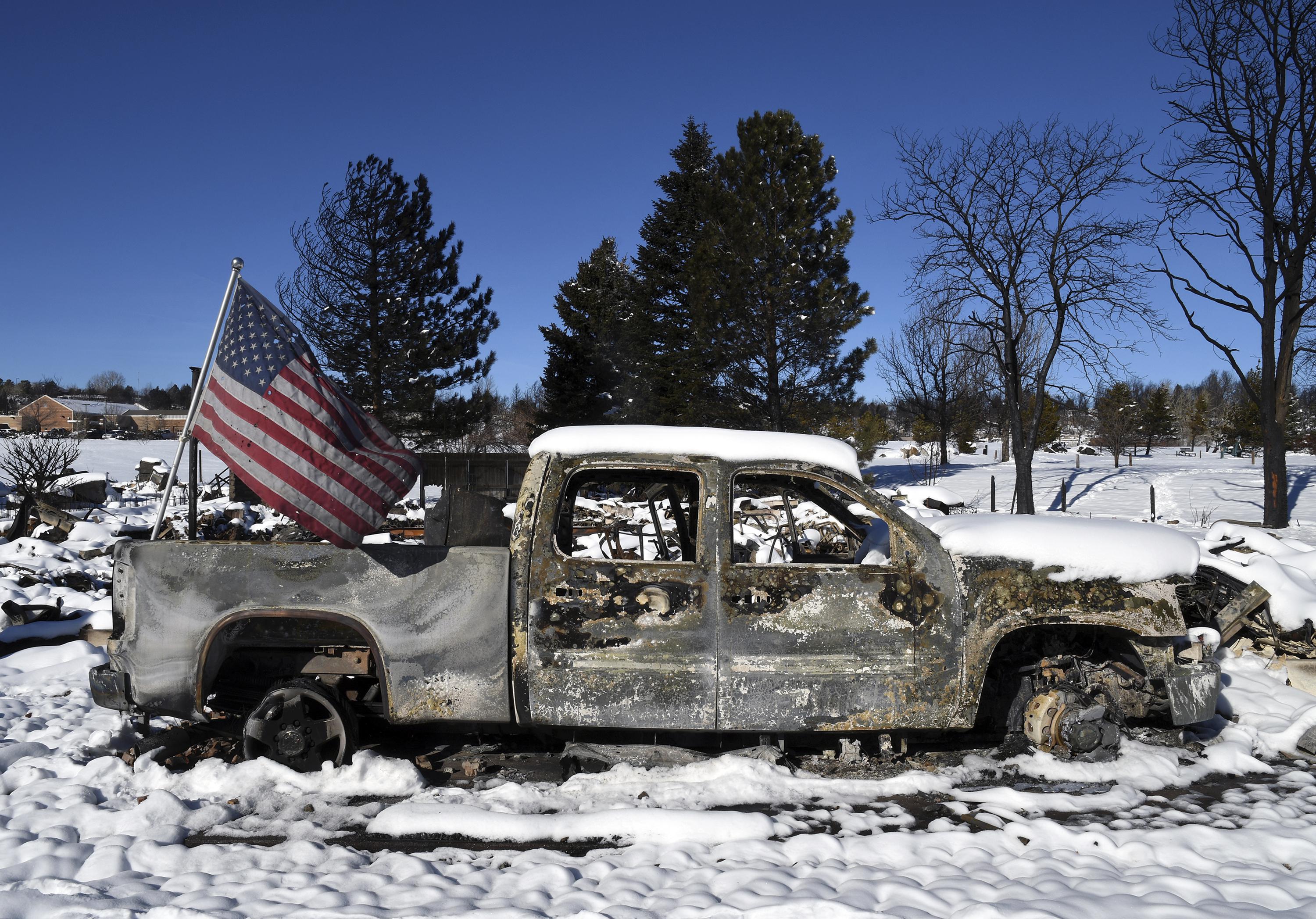 2 Missing Survivors Count Blessings After Colorado Fire AP News   3000 