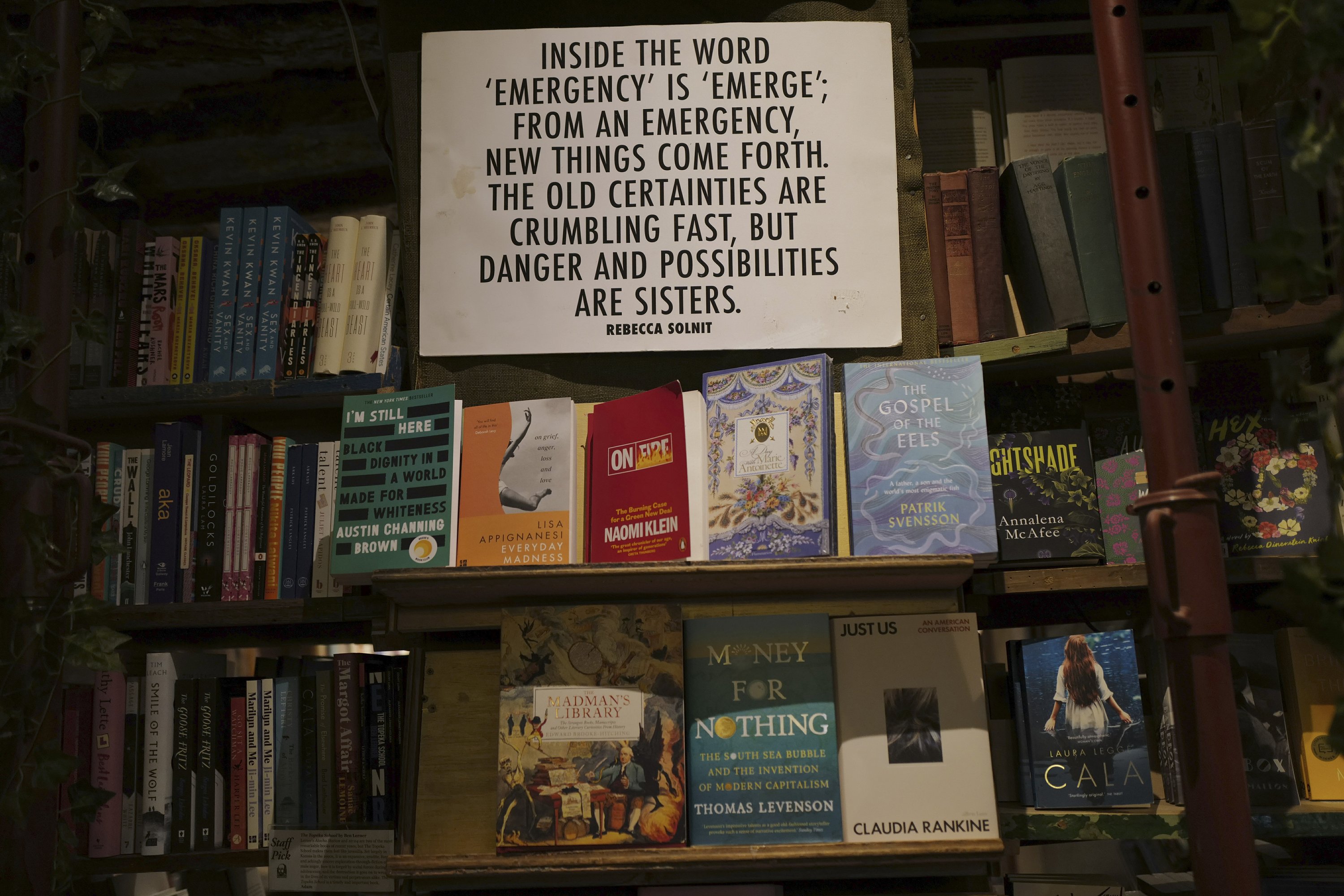 Paris's Shakespeare and Company Bookstore Pleads for Public's Help With  Sales Down 80%