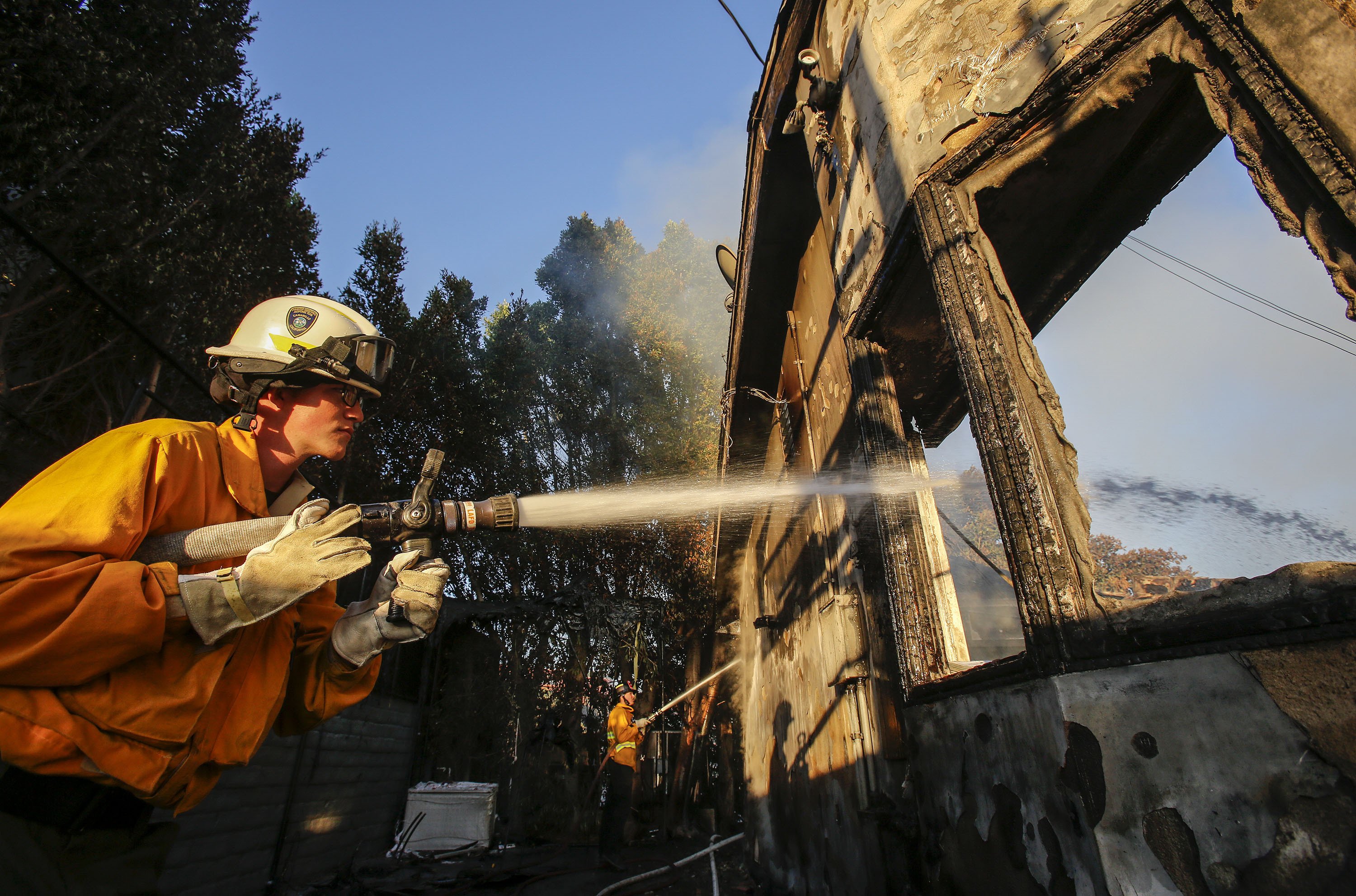 Crews Battle California Blazes Before Windstorms Return Ap News 4992