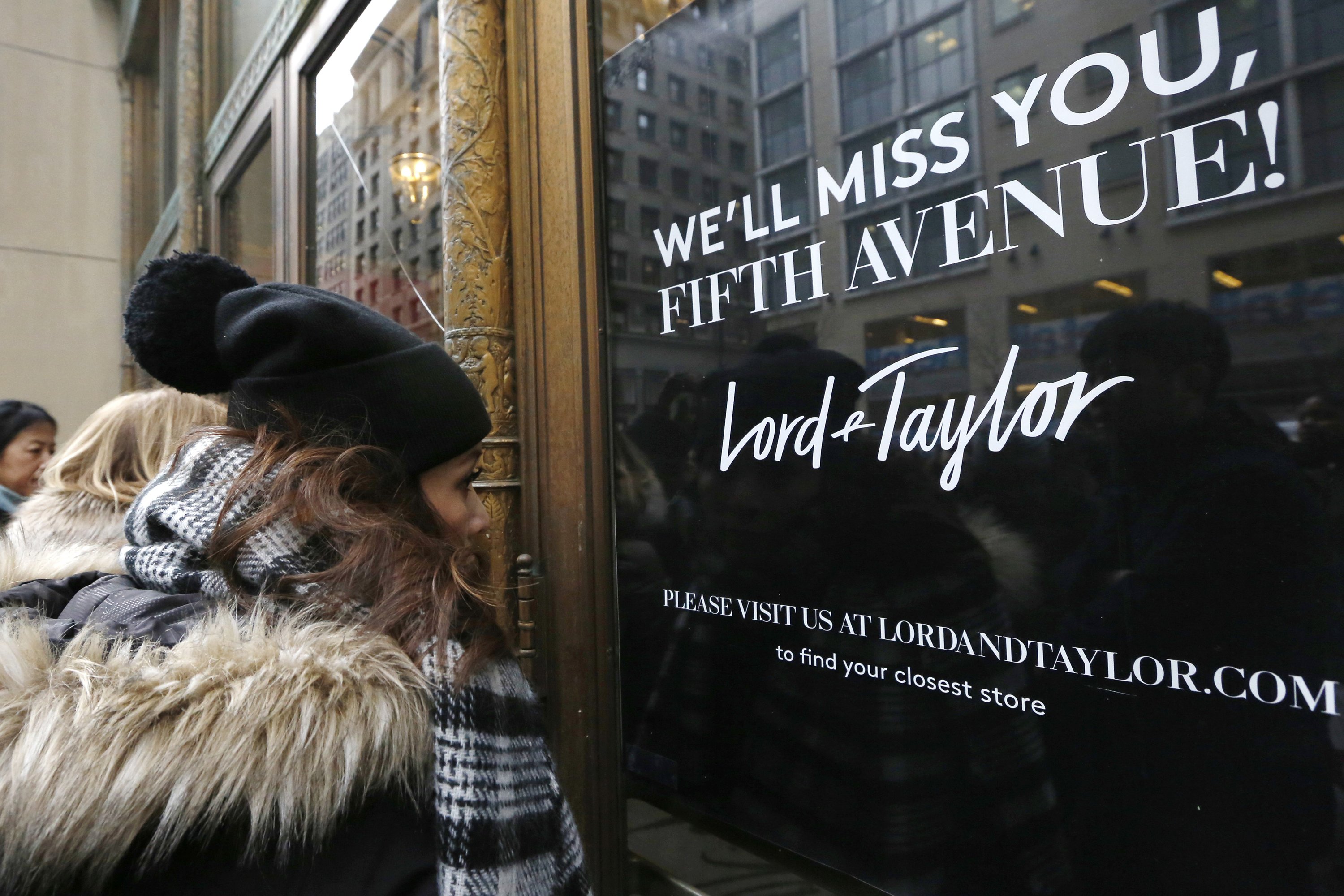 Retail rout gains pace, Lord & Taylor seeks bankruptcy