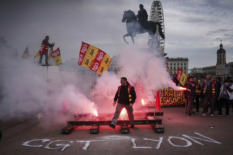 France On Strike Power Cuts Schools Shut No Eiffel Tower