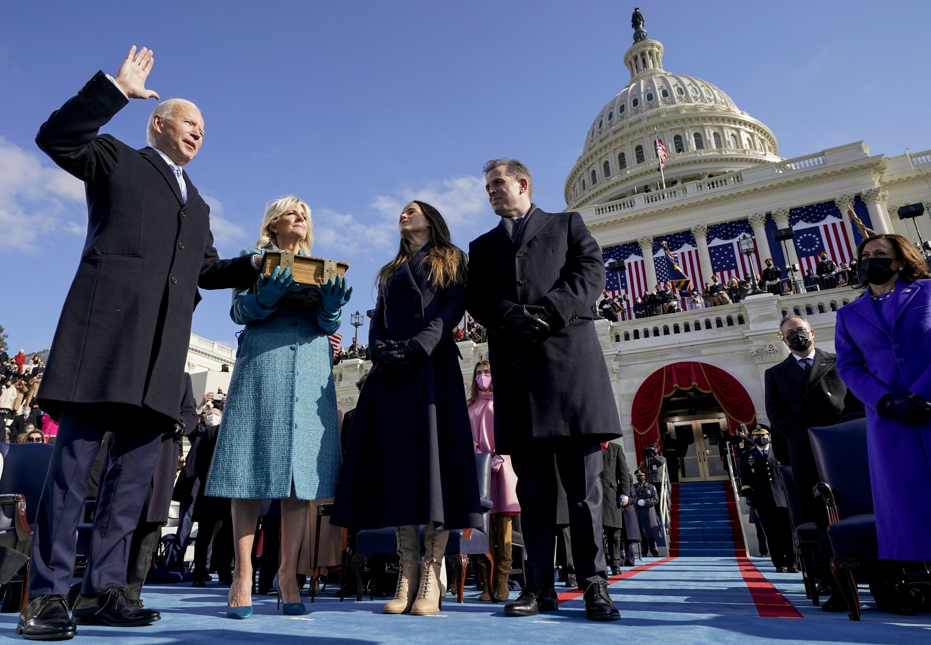 Ap Photos Biden Takes Oath Inherits Confluence Of Crises Ap News 8336