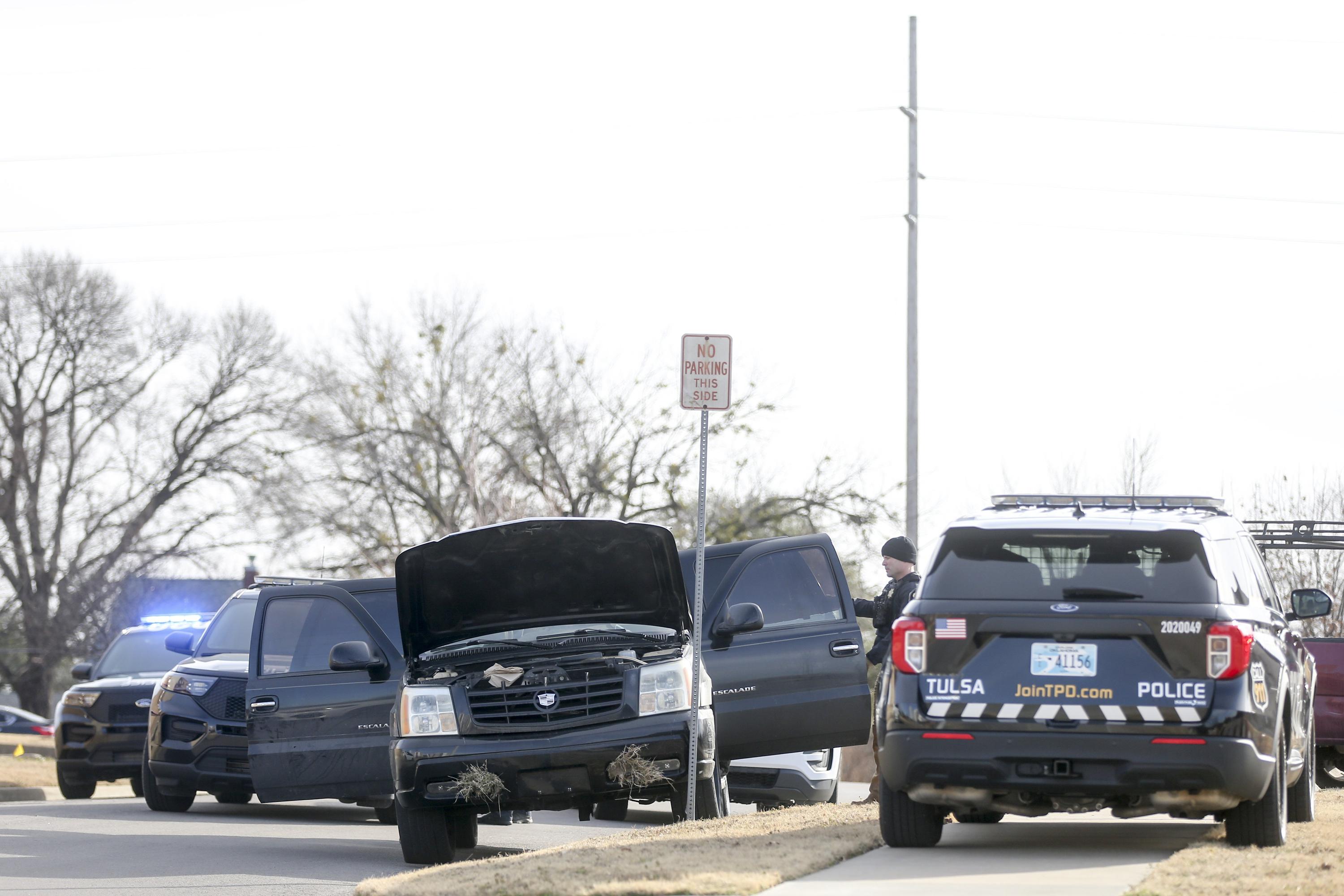 Oklahoma Highway Patrol chase ends with a fatal shooting | AP News