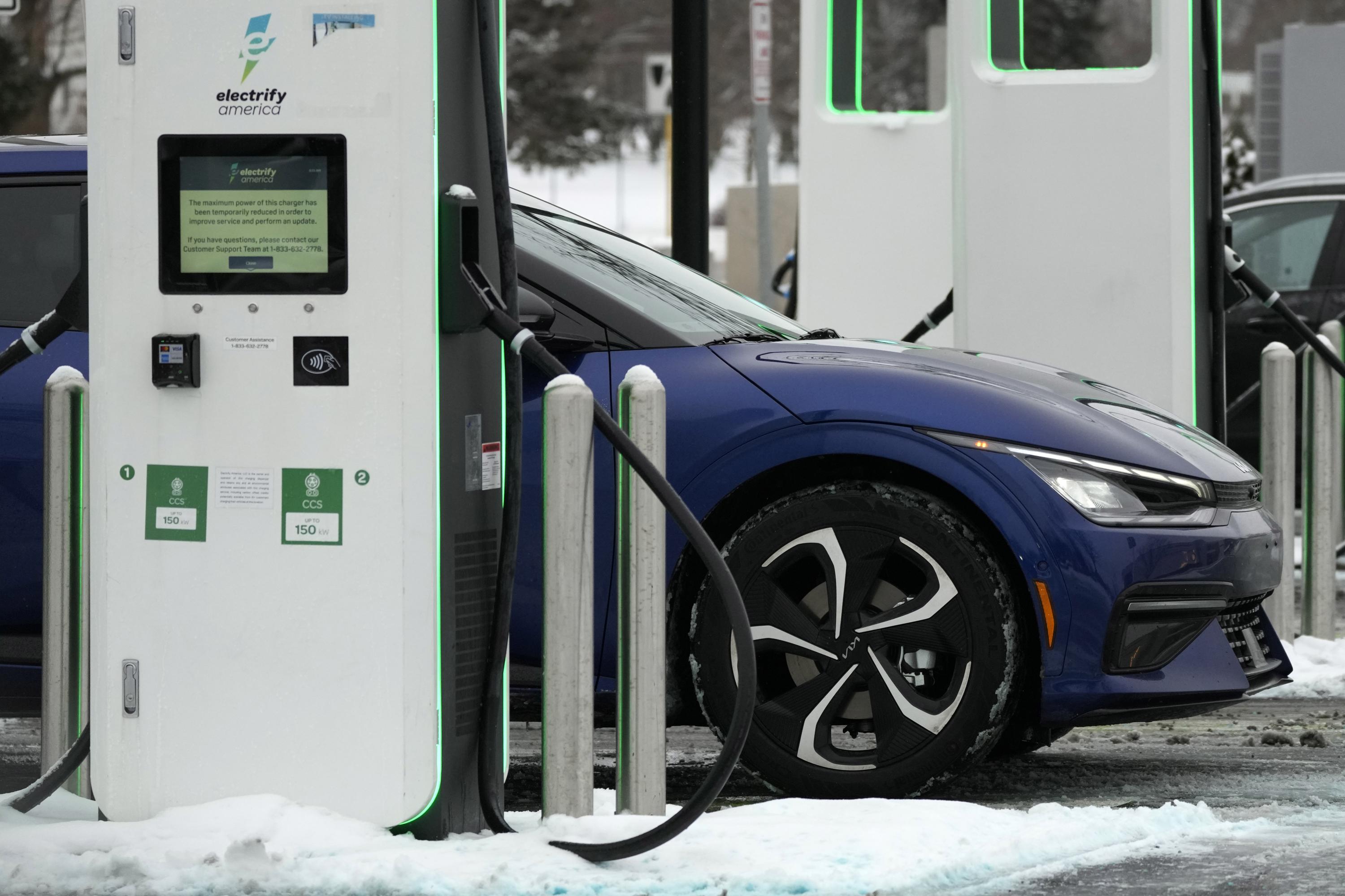 $2.5B in grants for EV chargers aim at underserved US areas