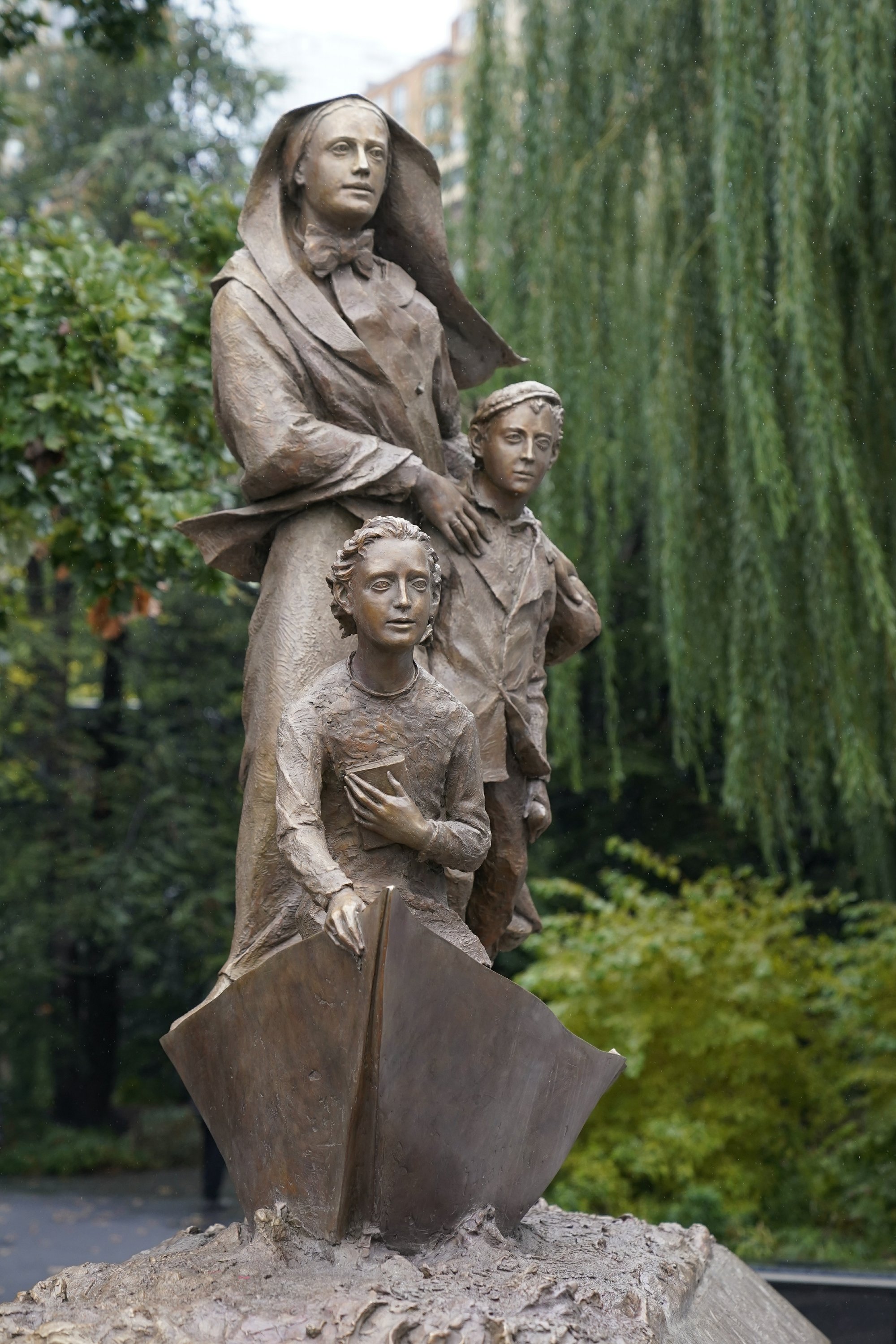 Mother Cabrini Statue Unveiled In Nyc On Columbus Day Ap News