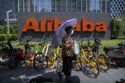 La sede de la compañía Alibaba en Beijing, 10 de agosto de  2021. (AP Photo/Mark Schiefelbein)