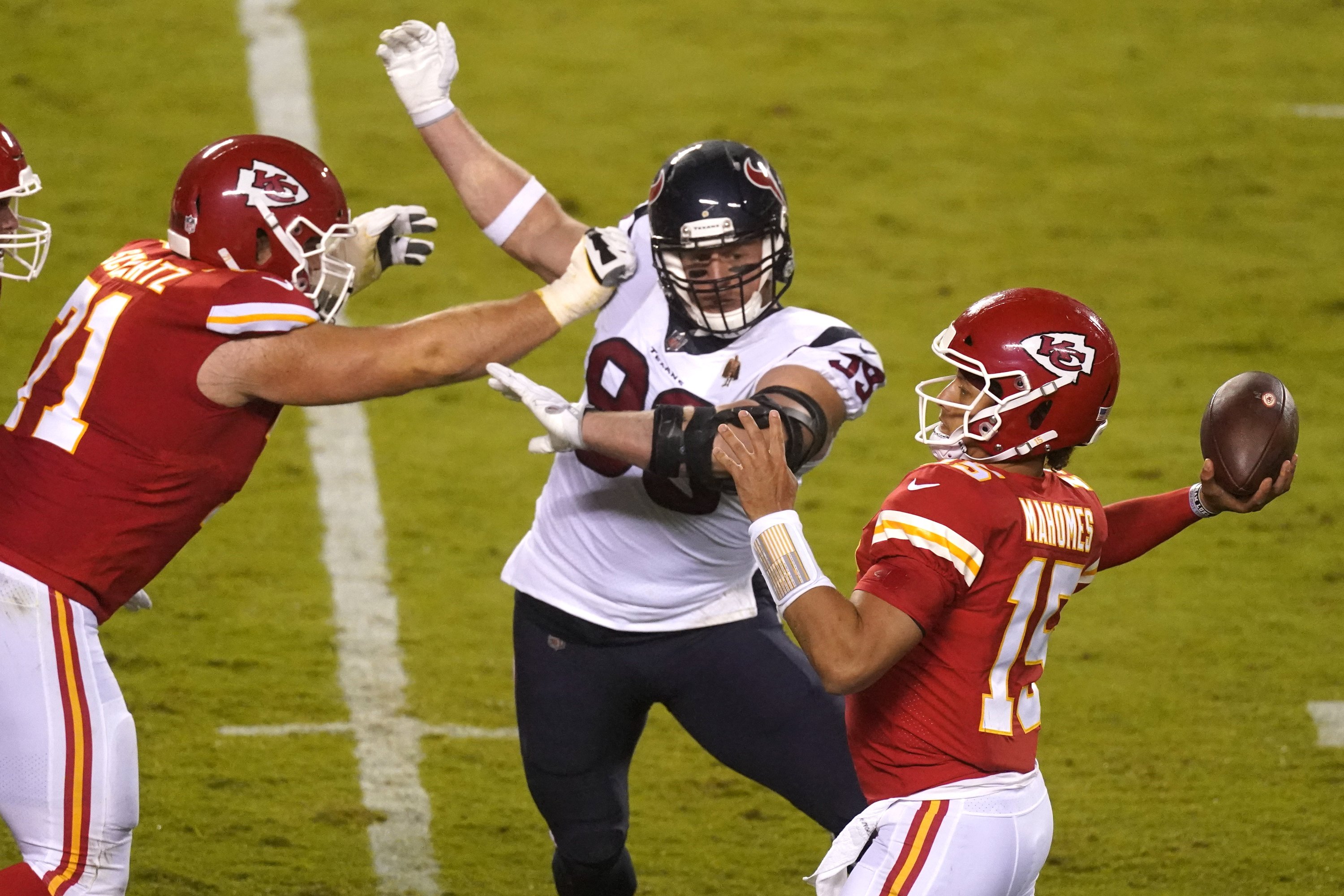 chiefs-begin-title-defense-with-3420-victory-over-texans