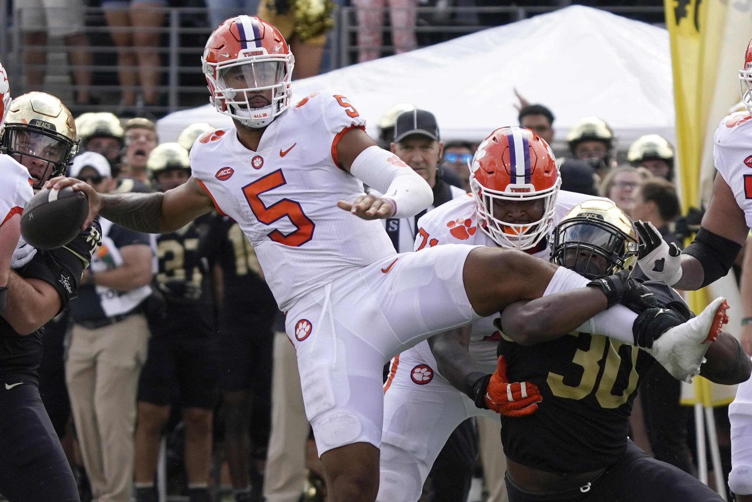 uiagalelei-offense-boost-no-5-clemson-in-key-acc-stretch-ap-news