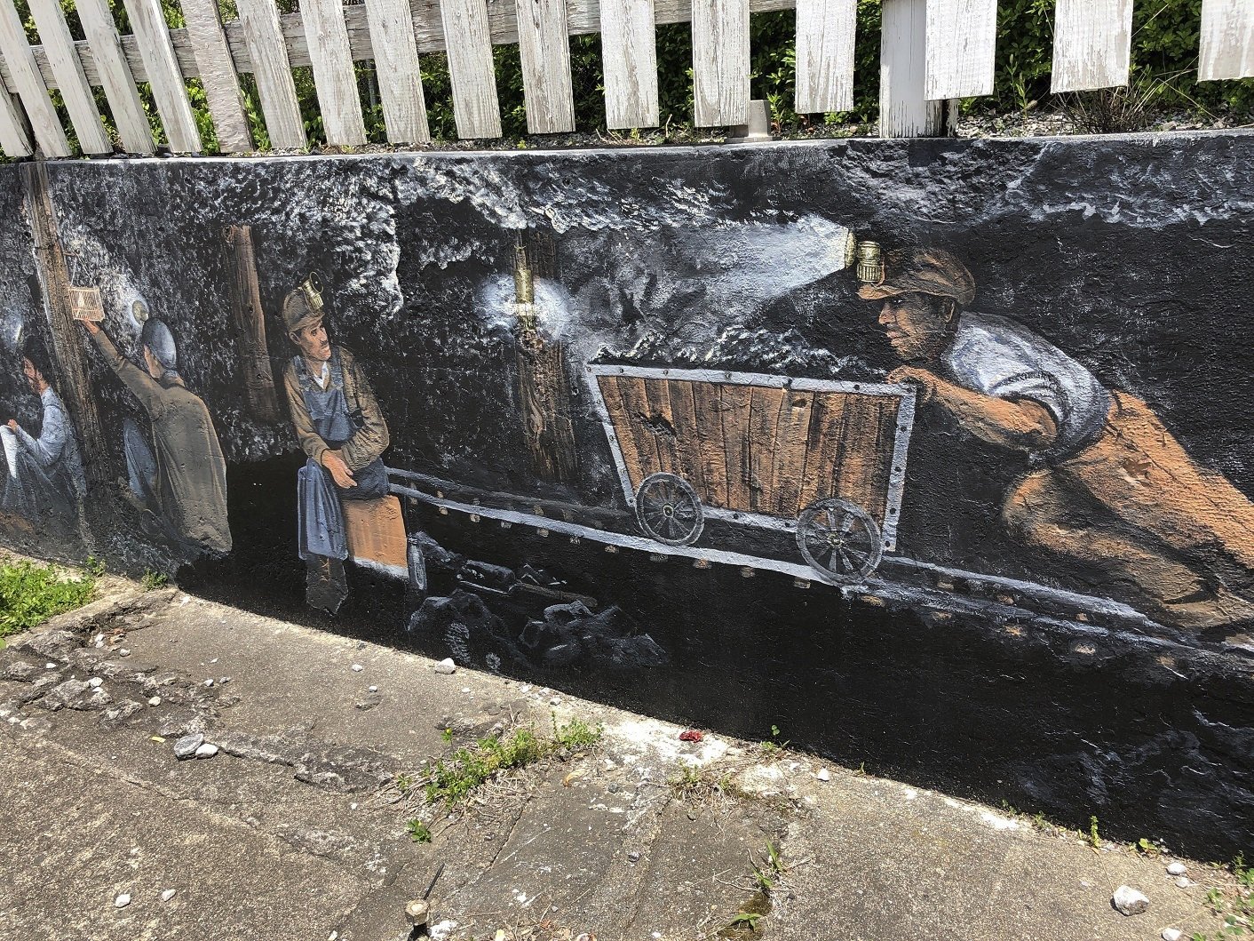 'Matewan Massacre' a century ago embodied miners' struggles AP News